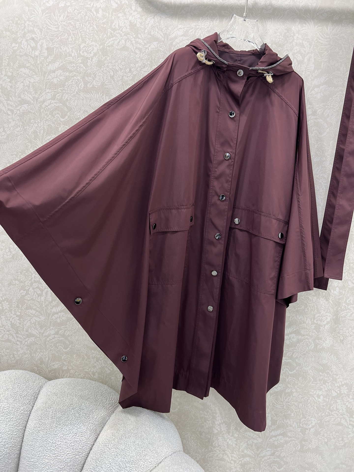 🔥🔥BRUNELLO CUCINELL* 25新款斗篷式长款外套 BC家依旧极简风 连帽链条⛓装饰单排扣