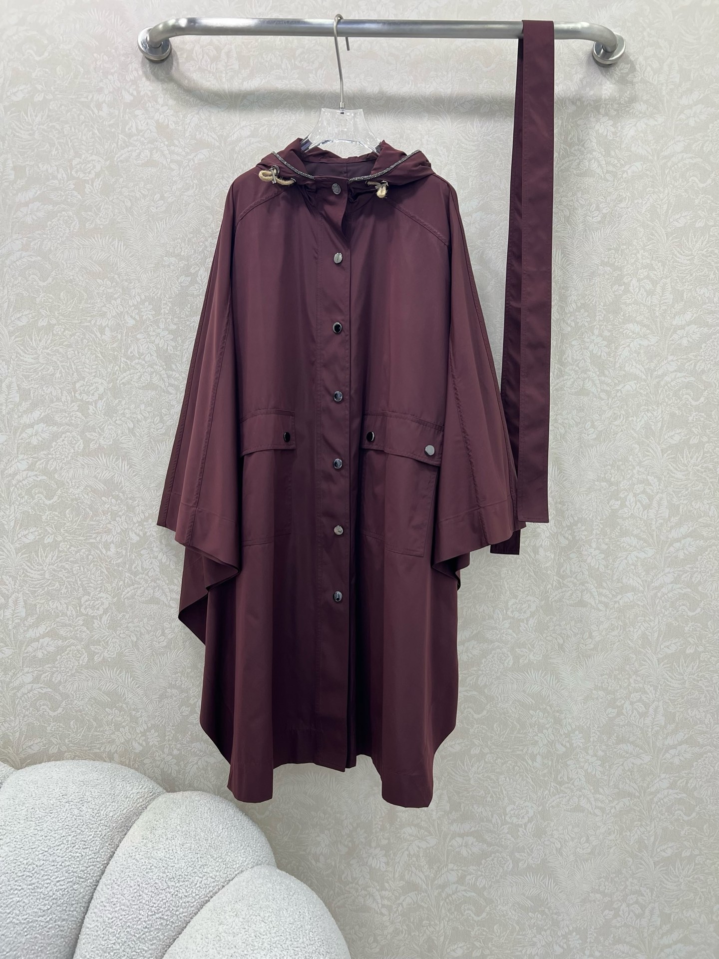 🔥🔥BRUNELLO CUCINELL* 25新款斗篷式长款外套 BC家依旧极简风 连帽链条⛓装饰单排扣