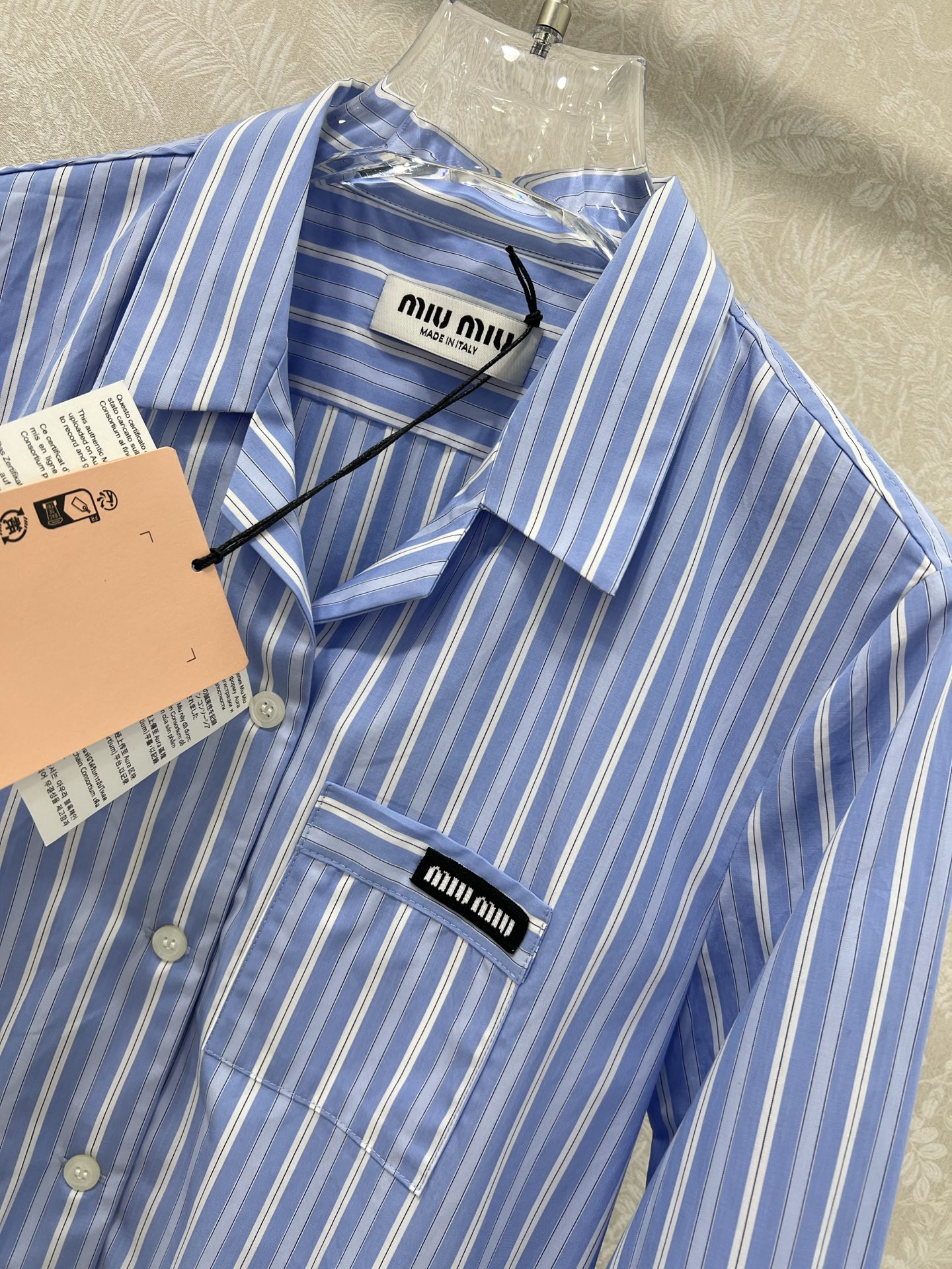 🔥🔥Miumi*25新款翻领蓝色条纹衬衣定制YB斜纹全棉材质 亲肤舒适 吸湿透气 通体竖列蓝白条纹交织 