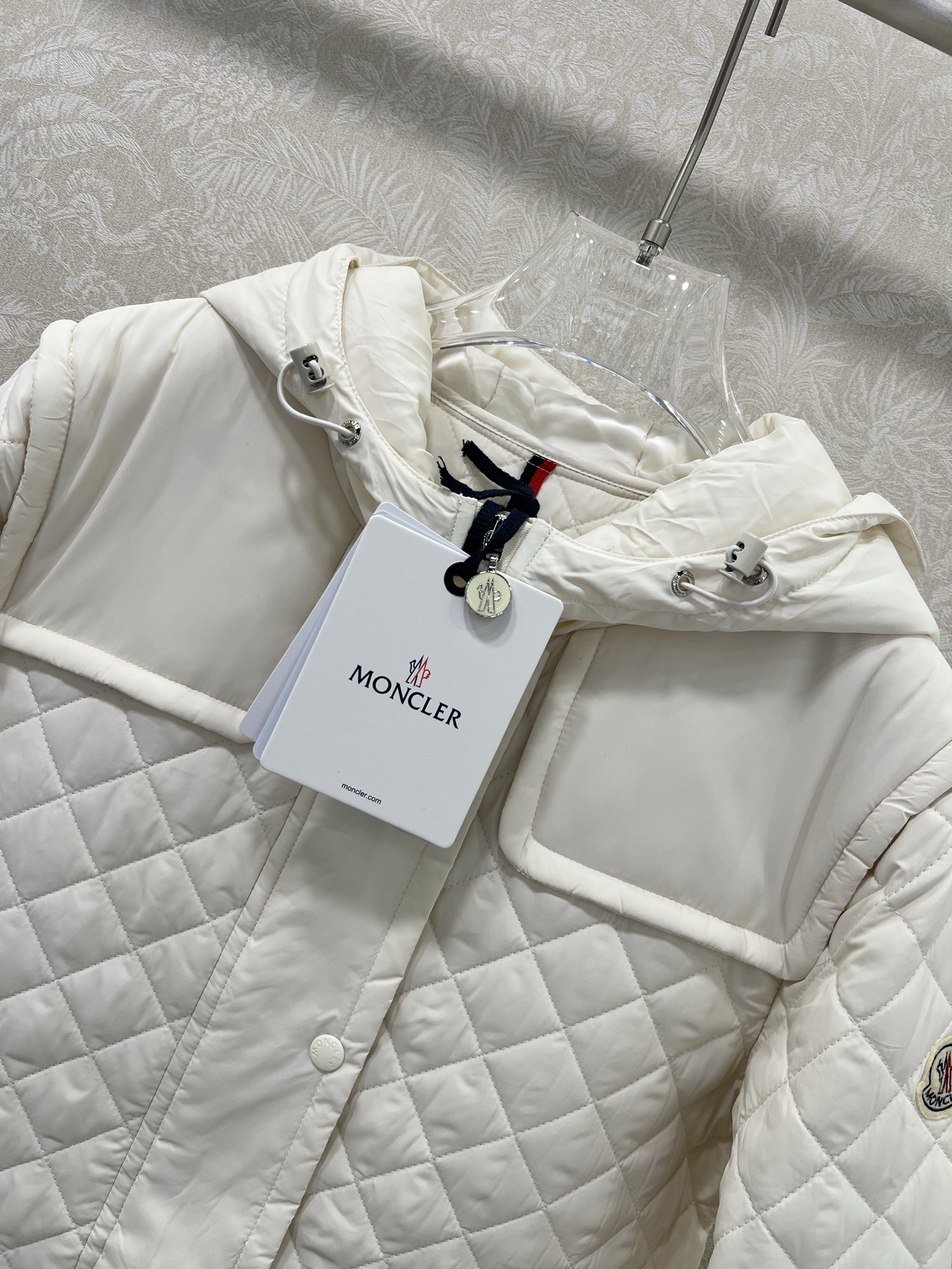 🔥🔥Monc*r 25新款棉服 菱格夹棉薄款棉服长款外套 极简主义设计高级又时髦！休闲带帽设计，以经典的