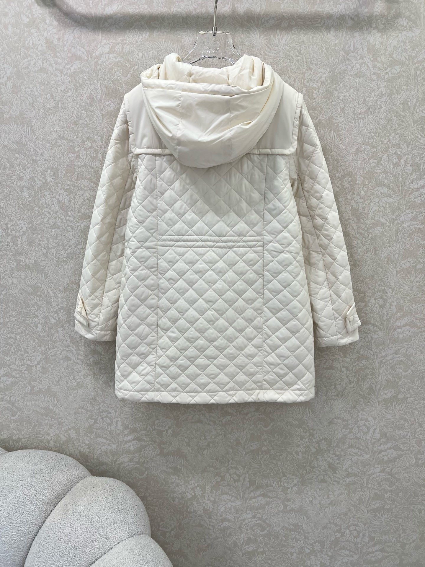 🔥🔥Monc*r 25新款棉服 菱格夹棉薄款棉服长款外套 极简主义设计高级又时髦！休闲带帽设计，以经典的