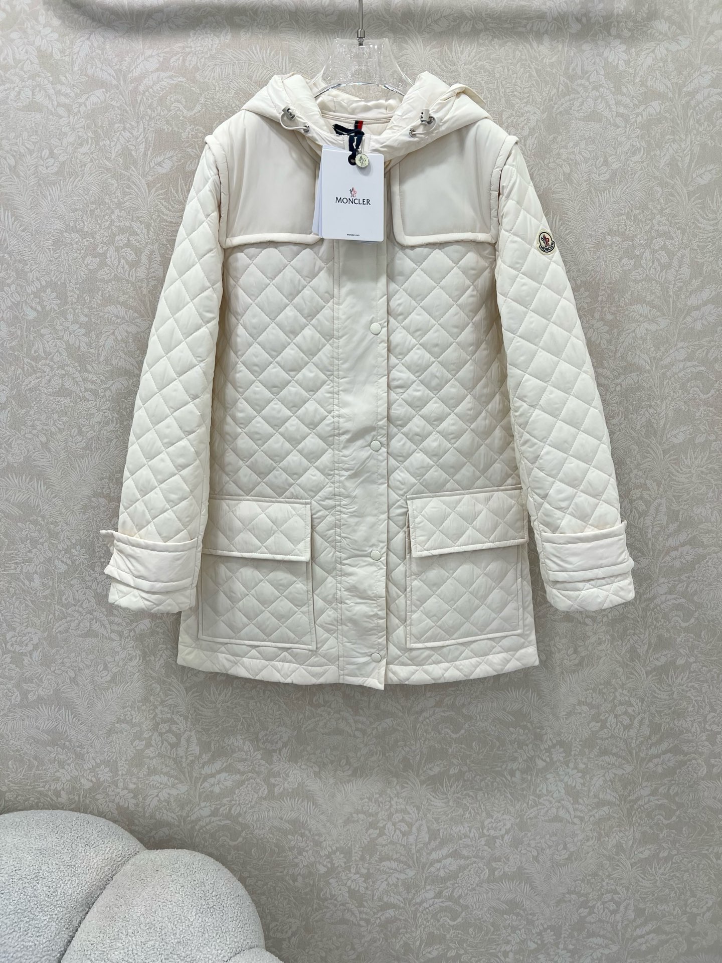 🔥🔥Monc*r 25新款棉服 菱格夹棉薄款棉服长款外套 极简主义设计高级又时髦！休闲带帽设计，以经典的