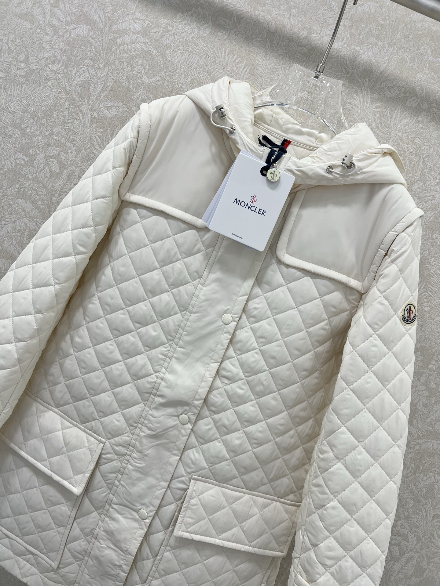 🔥🔥Monc*r 25新款棉服 菱格夹棉薄款棉服长款外套 极简主义设计高级又时髦！休闲带帽设计，以经典的