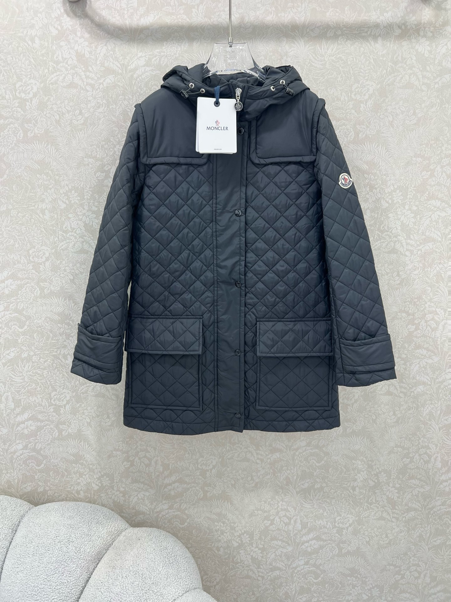 🔥🔥Monc*r 25新款棉服 菱格夹棉薄款棉服长款外套 极简主义设计高级又时髦！休闲带帽设计，以经典的