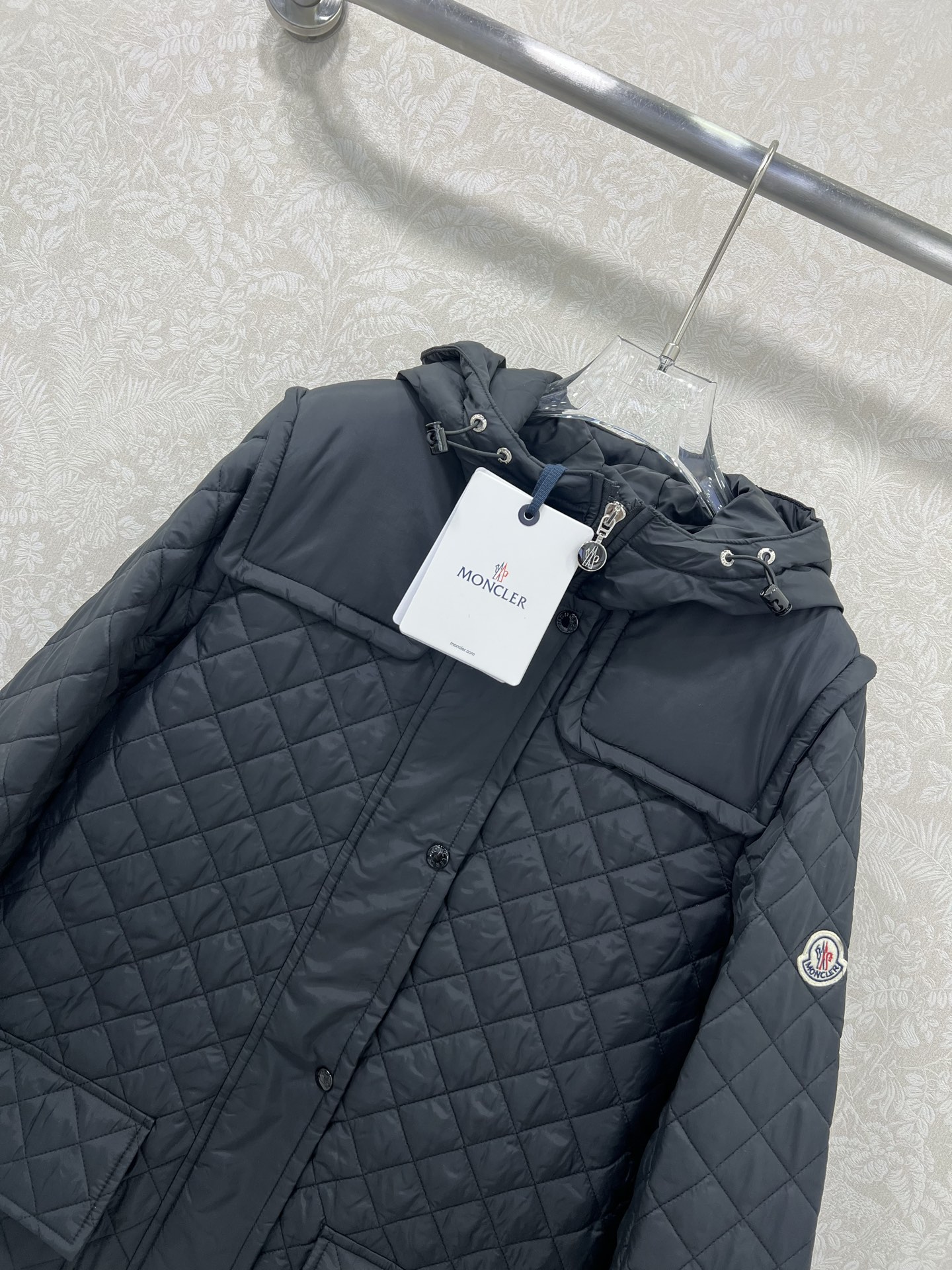 🔥🔥Monc*r 25新款棉服 菱格夹棉薄款棉服长款外套 极简主义设计高级又时髦！休闲带帽设计，以经典的