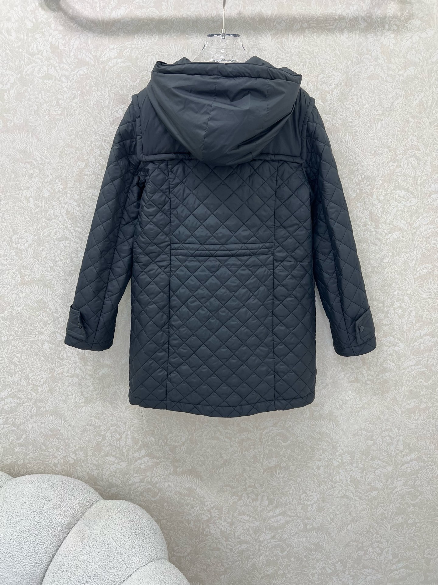 🔥🔥Monc*r 25新款棉服 菱格夹棉薄款棉服长款外套 极简主义设计高级又时髦！休闲带帽设计，以经典的