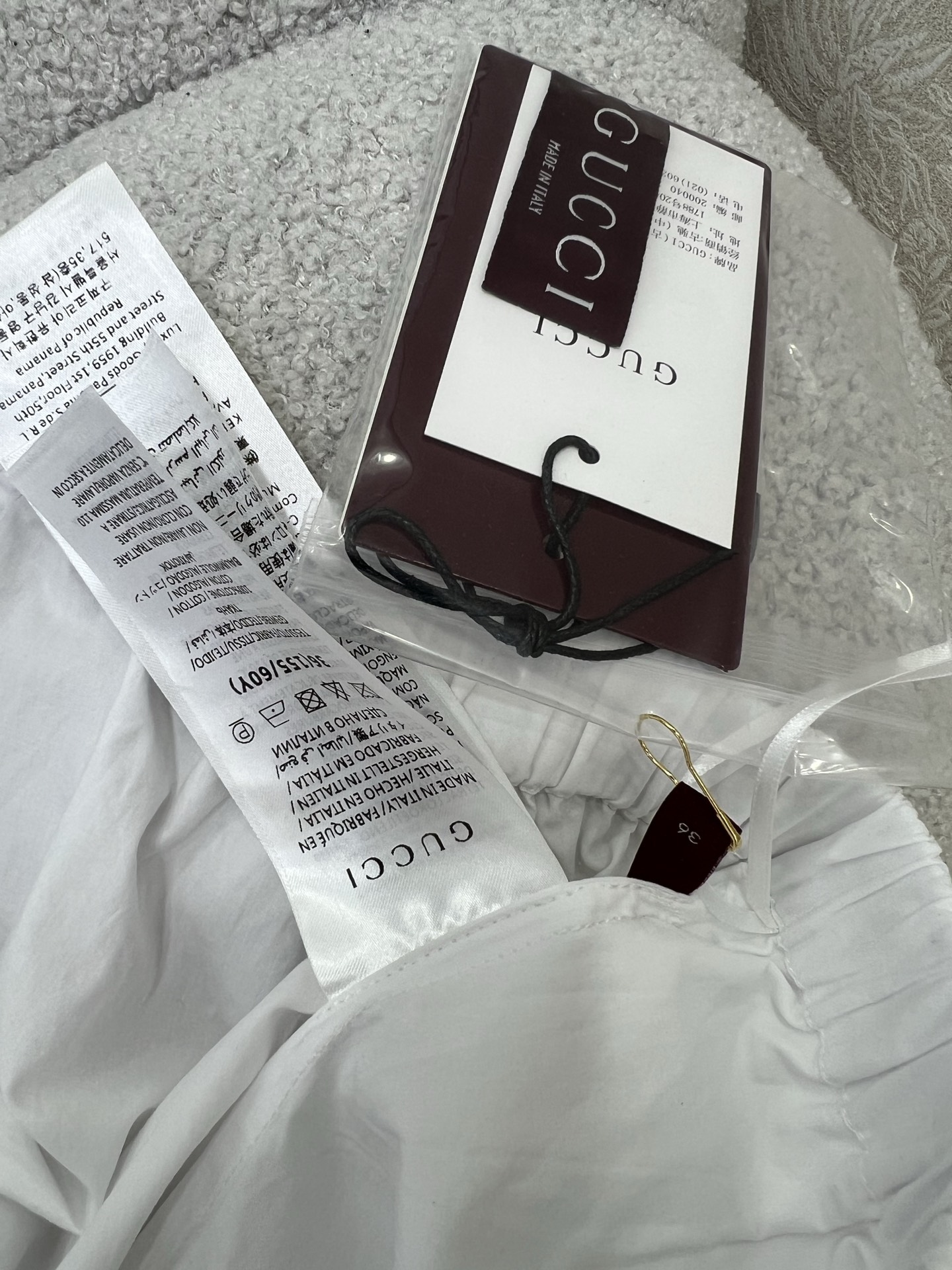 Gucc* 25 New Section: Stylish and Comfortable Female Suit with Embroidered Details - 图片 7