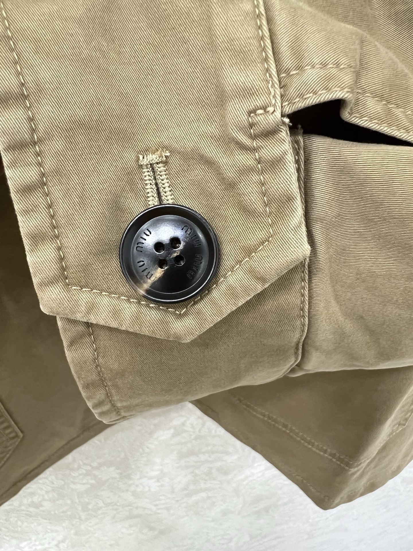 🔥🔥miumi*25早秋新款工装夹克外套  翻领单排扣口袋夹克超有型！定制五金A版显瘦绝绝子 高级的云淡