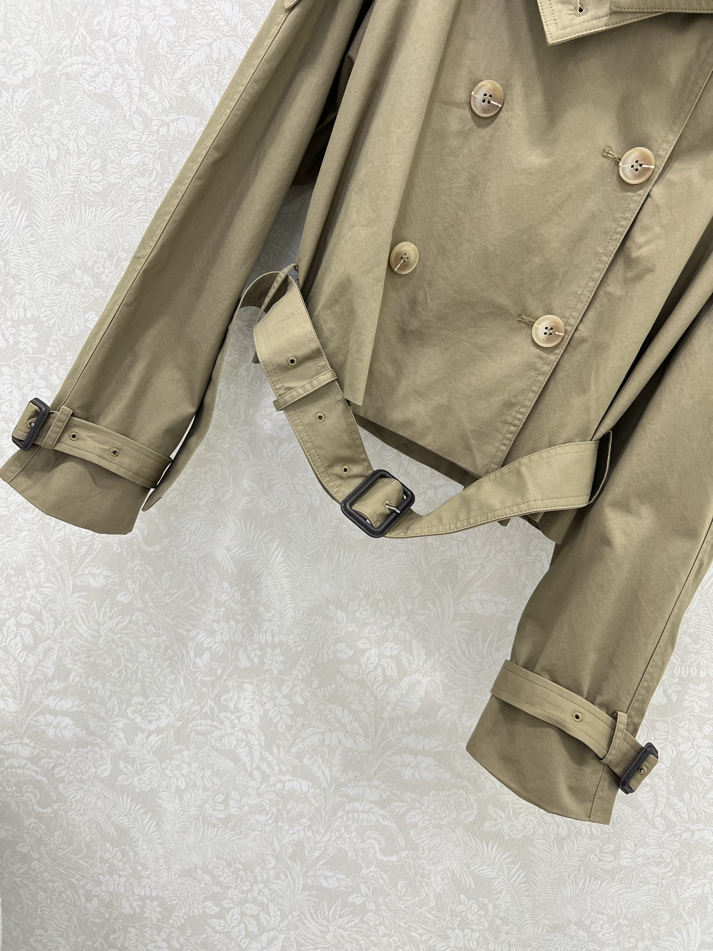 Original Hard-Core Female Suit with Wrapper: ACNE* 3D Design, High Quality, Perfect Fit. - 图片 4