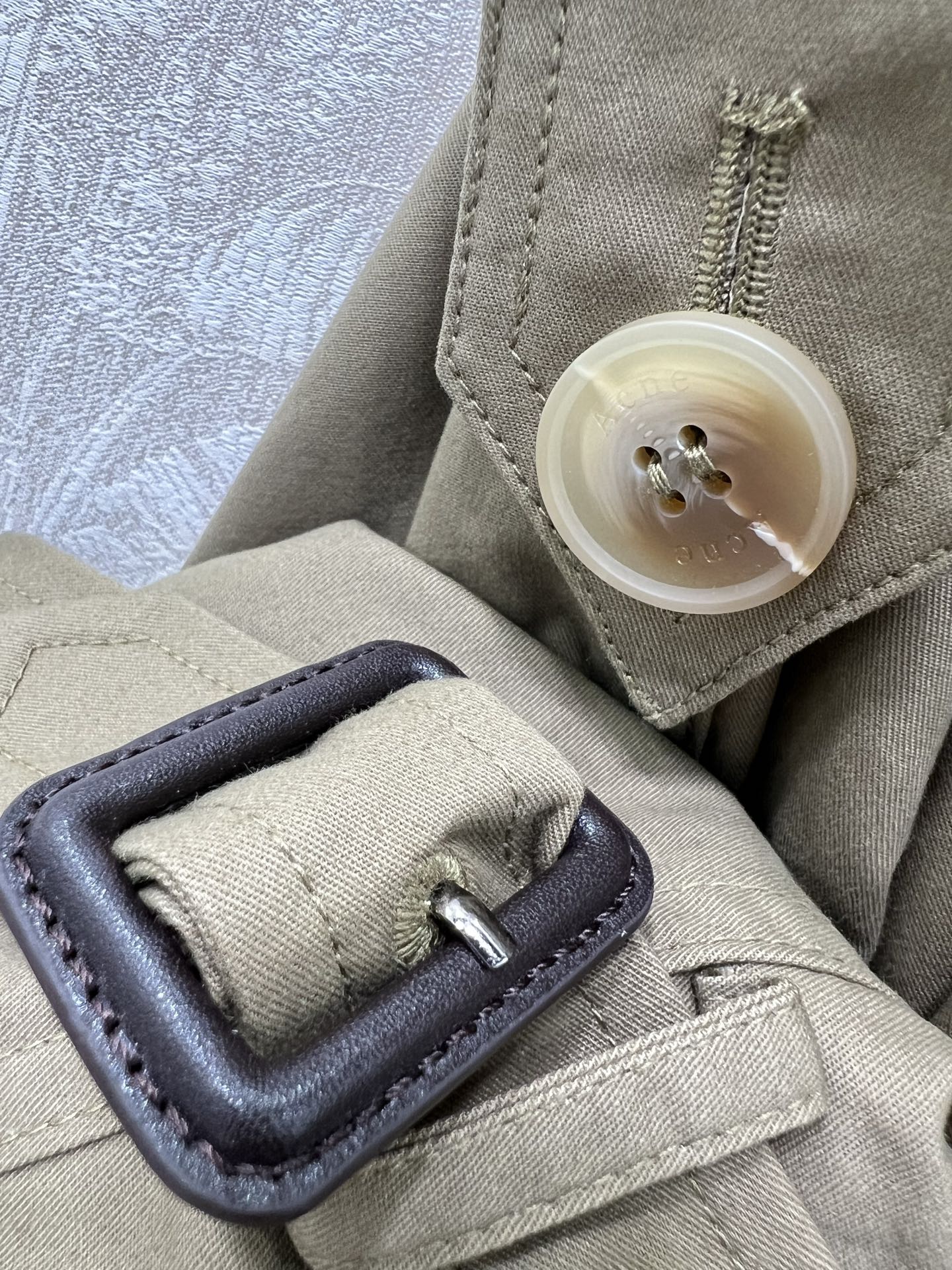 Original Hard-Core Female Suit with Wrapper: ACNE* 3D Design, High Quality, Perfect Fit. - 图片 6