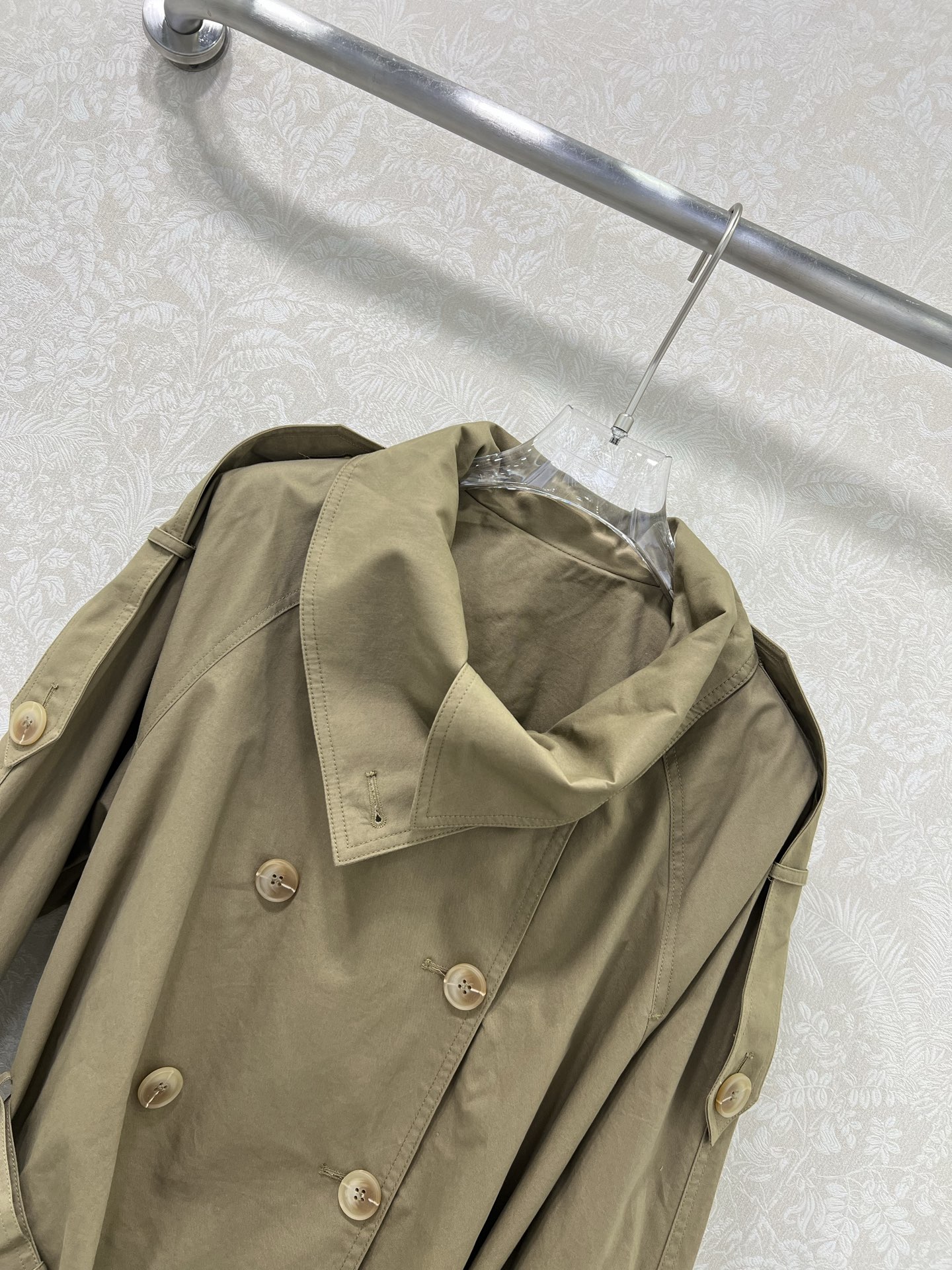 Original Hard-Core Female Suit with Wrapper: ACNE* 3D Design, High Quality, Perfect Fit. - 图片 2