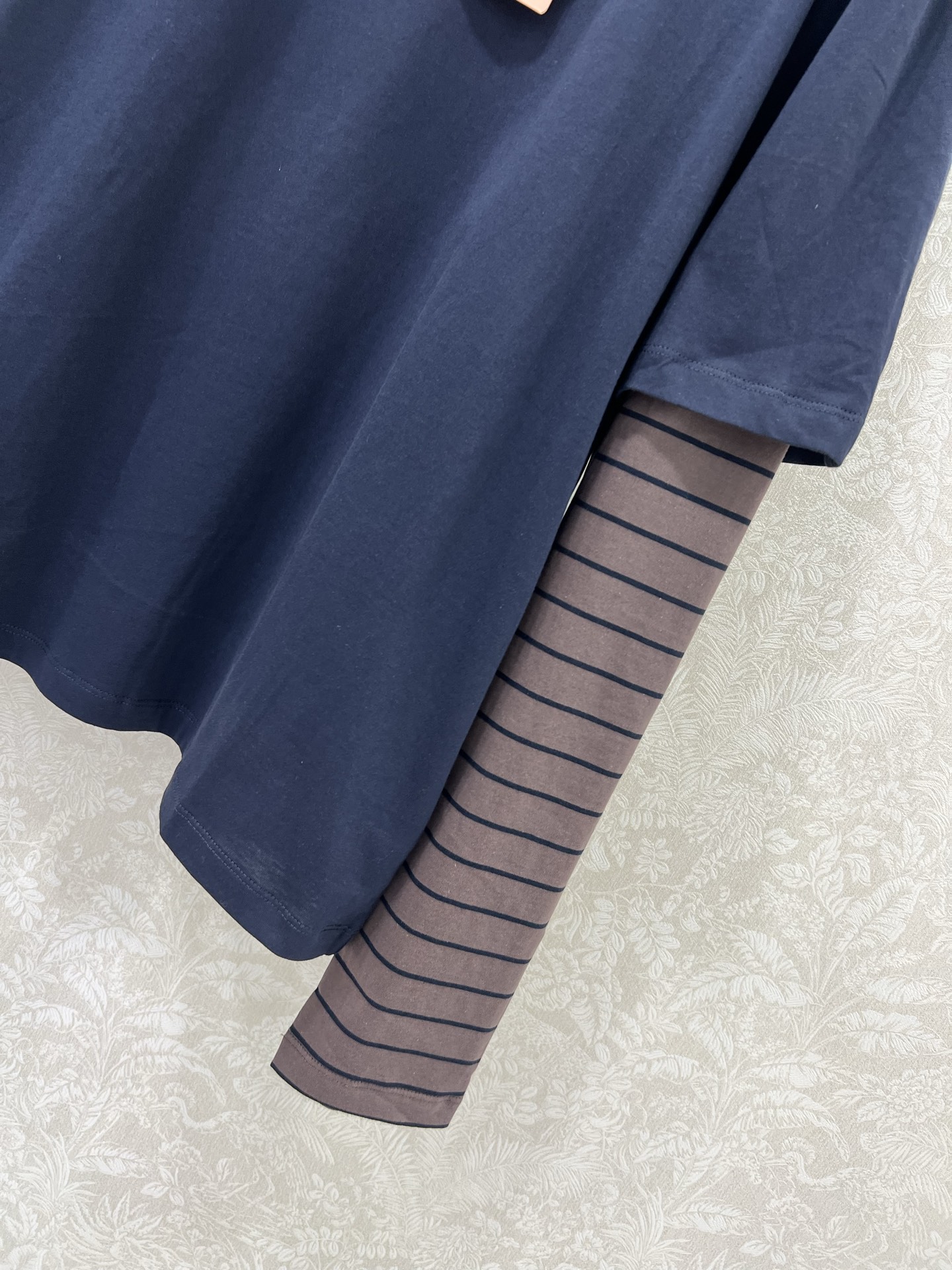 🔥🔥miumi*25新款圆领假两件长袖T恤 高级老钱风配色袖子拼接条纹袖口 少女知识分子时髦风穿搭！老钱