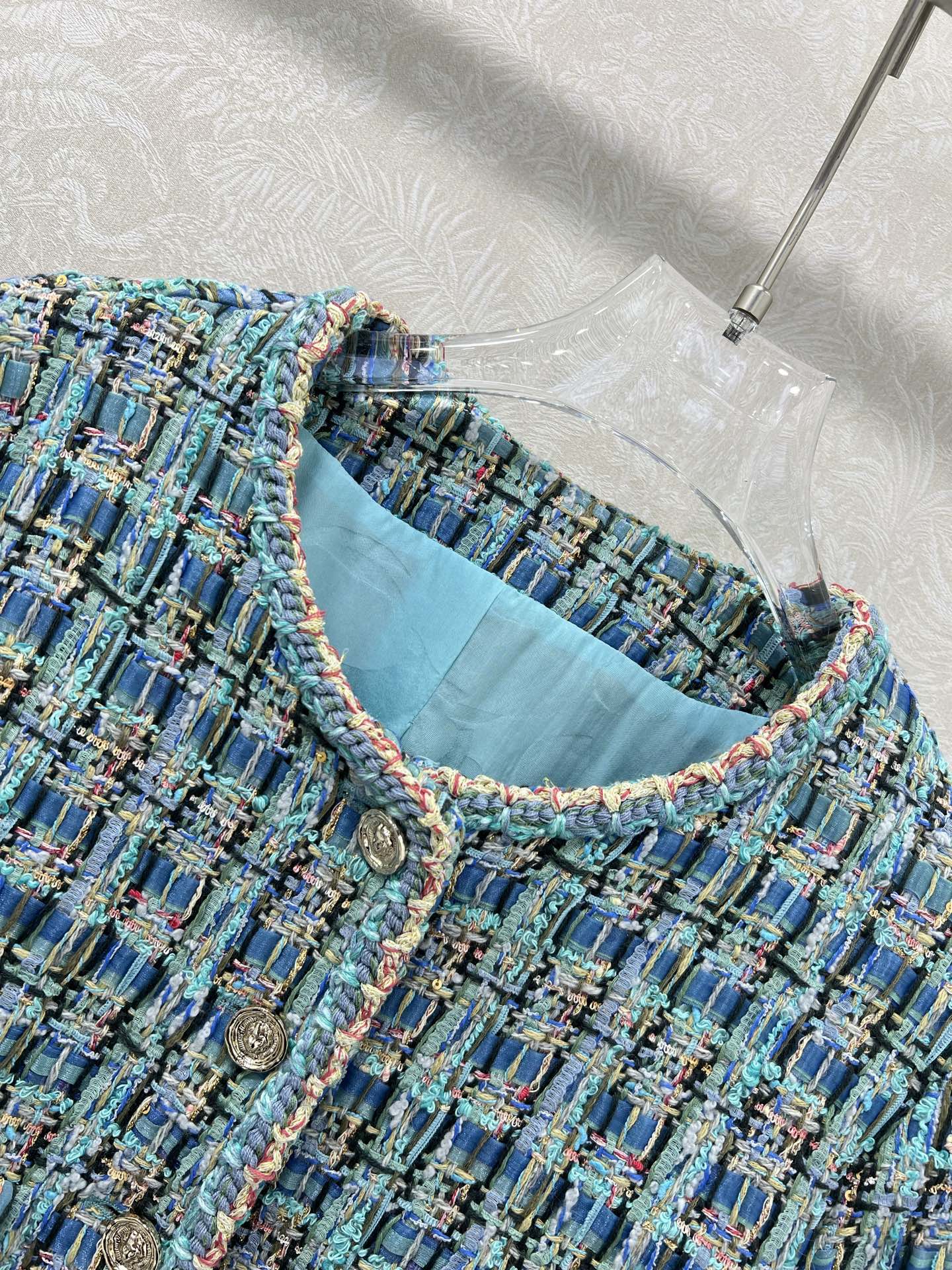 🔥🔥Chan*l粗纺捆边洋装外套 手工坊系列外套 采用原版定制粗花呢面料，手工包边工艺，内里100%真丝