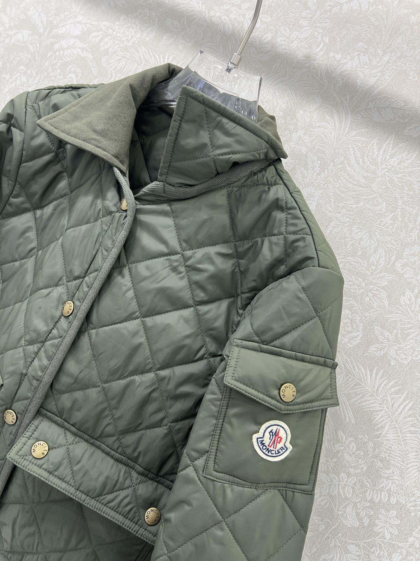 🔥🔥moncl*r 25新款菱形绗缝夹棉短款棉服小外套。气质翻领双口袋小短款设计！减龄少女气质，进口机压