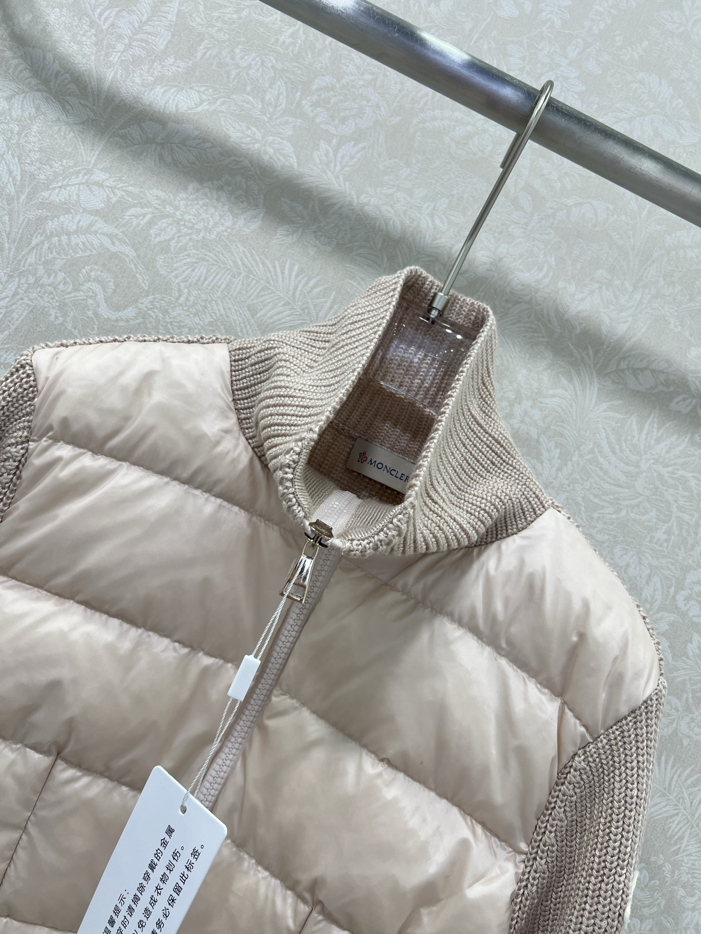 🔥🔥Moncler 25新款拼接针织口袋女式羽绒服 温度与风度的完美平衡 90%珍稀鹅绒填充 零下无畏，
