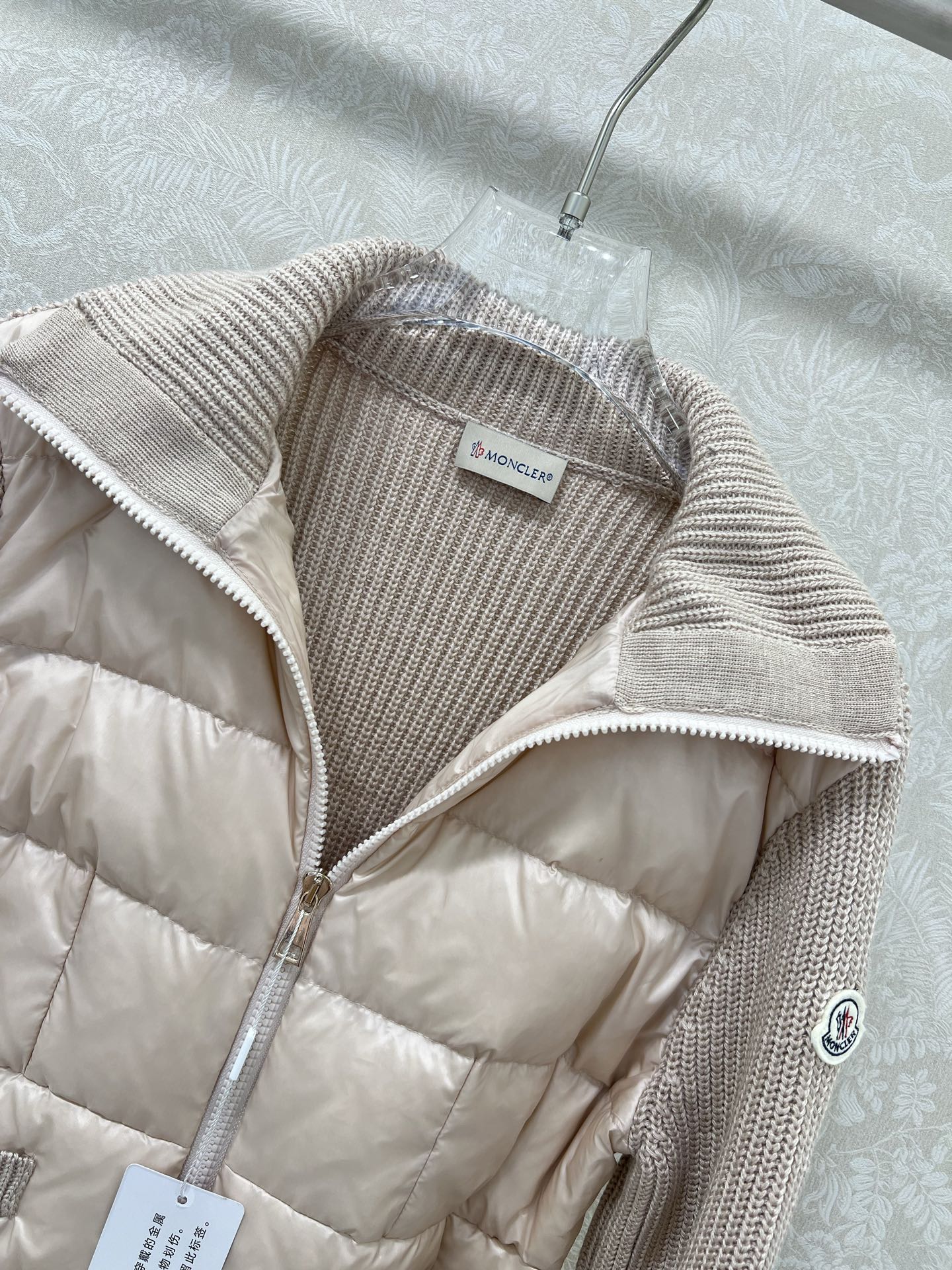 🔥🔥Moncler 25新款拼接针织口袋女式羽绒服 温度与风度的完美平衡 90%珍稀鹅绒填充 零下无畏，
