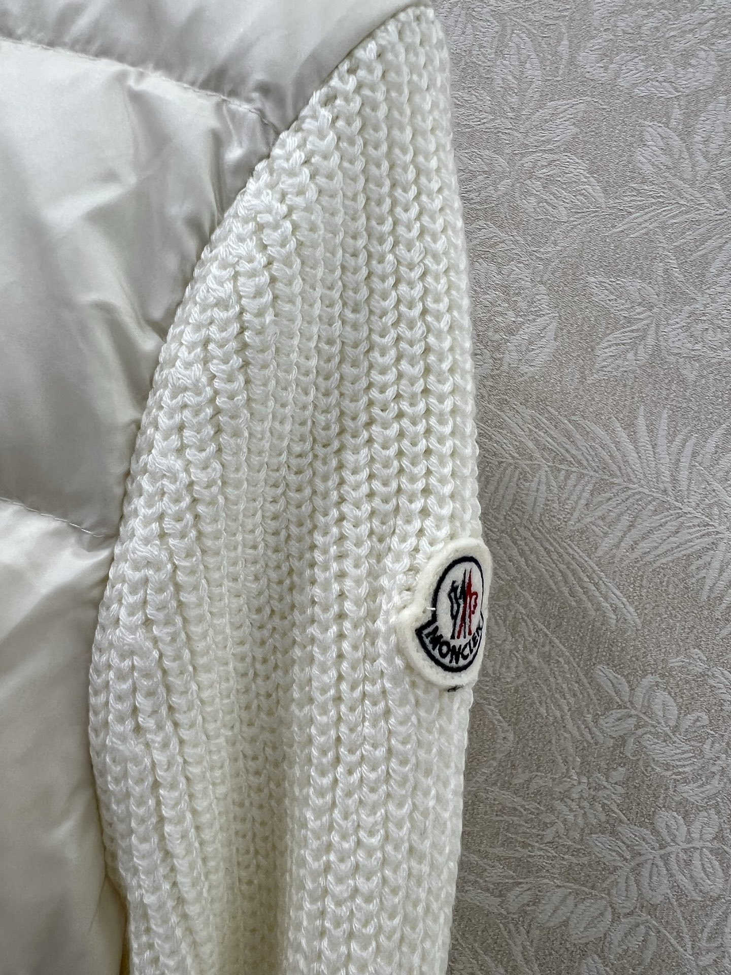 🔥🔥Moncler 25新款拼接针织口袋女式羽绒服 温度与风度的完美平衡 90%珍稀鹅绒填充 零下无畏，
