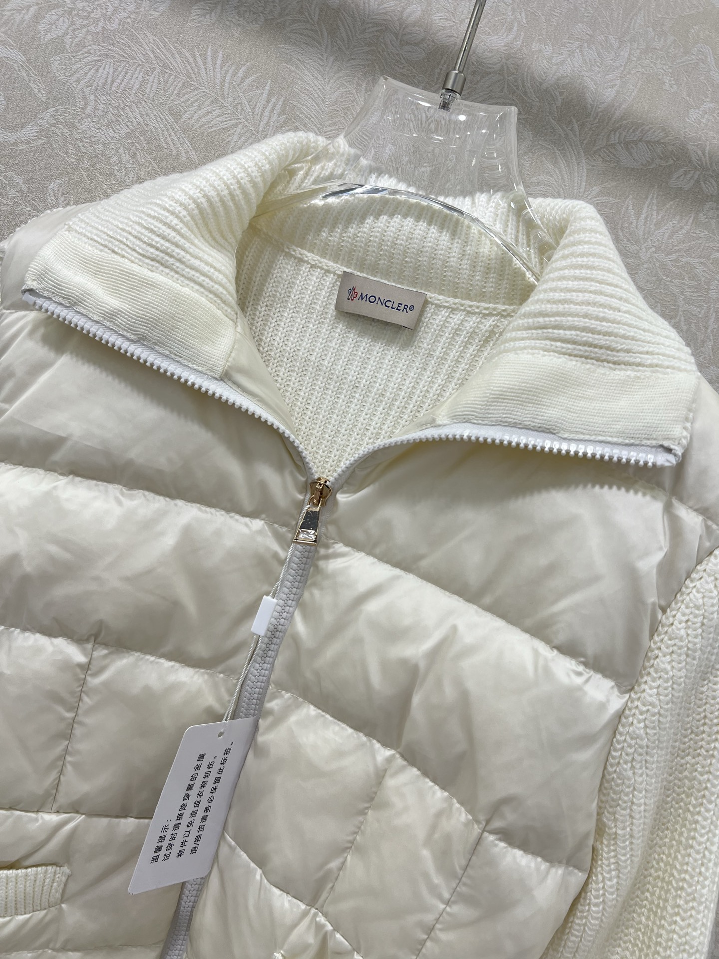 🔥🔥Moncler 25新款拼接针织口袋女式羽绒服 温度与风度的完美平衡 90%珍稀鹅绒填充 零下无畏，