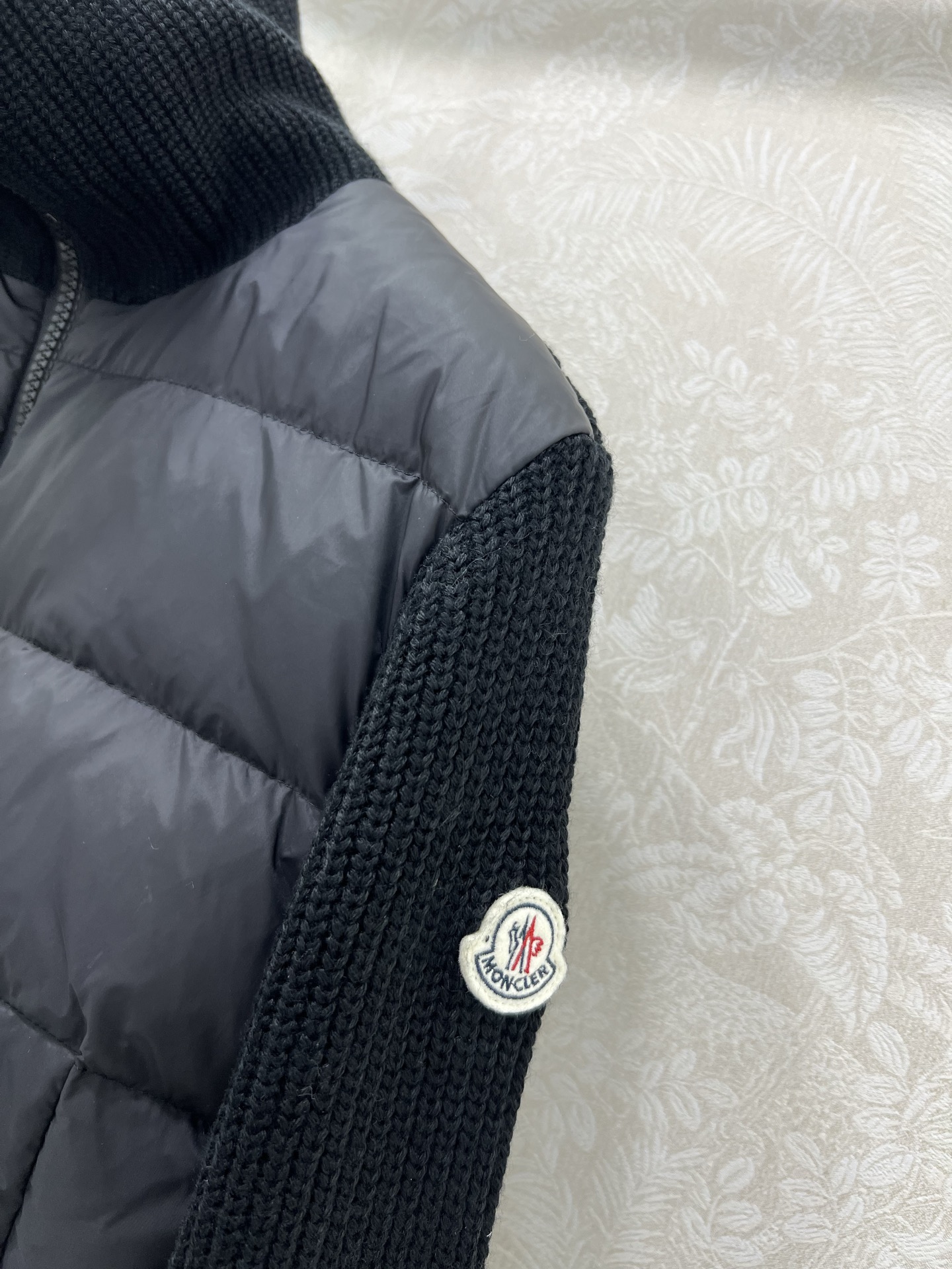 🔥🔥Moncler 25新款拼接针织口袋女式羽绒服 温度与风度的完美平衡 90%珍稀鹅绒填充 零下无畏，