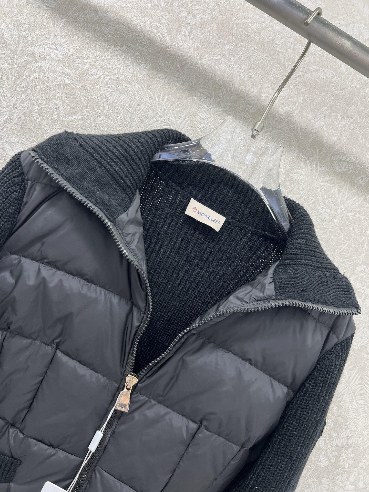 🔥🔥Moncler 25新款拼接针织口袋女式羽绒服 温度与风度的完美平衡 90%珍稀鹅绒填充 零下无畏，