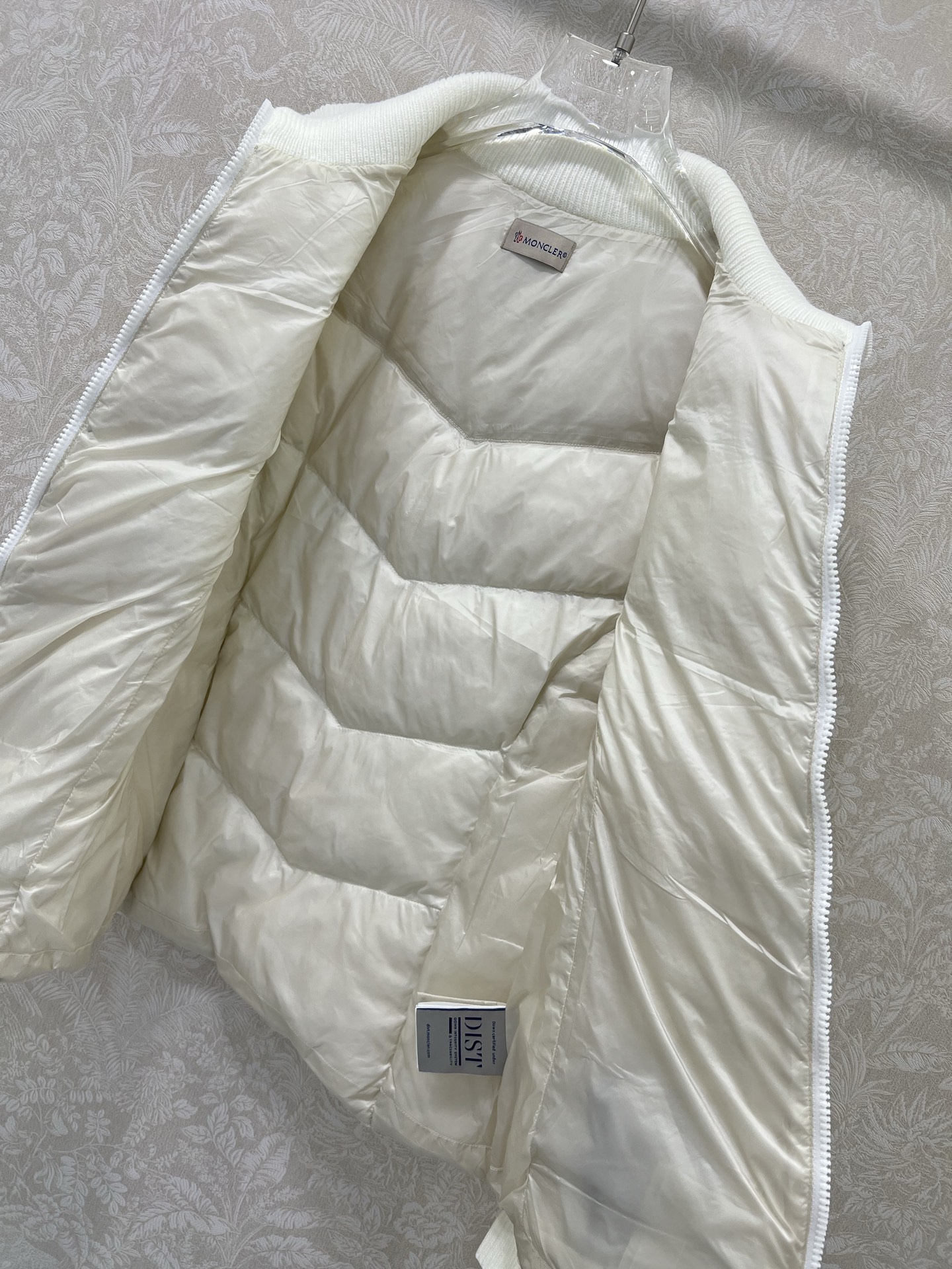 🔥🔥Moncler 25新款立领羊毛针织拼接夹克单羽绒！冬天的内搭神器早秋必备单品。立领绗缝短款版型百搭