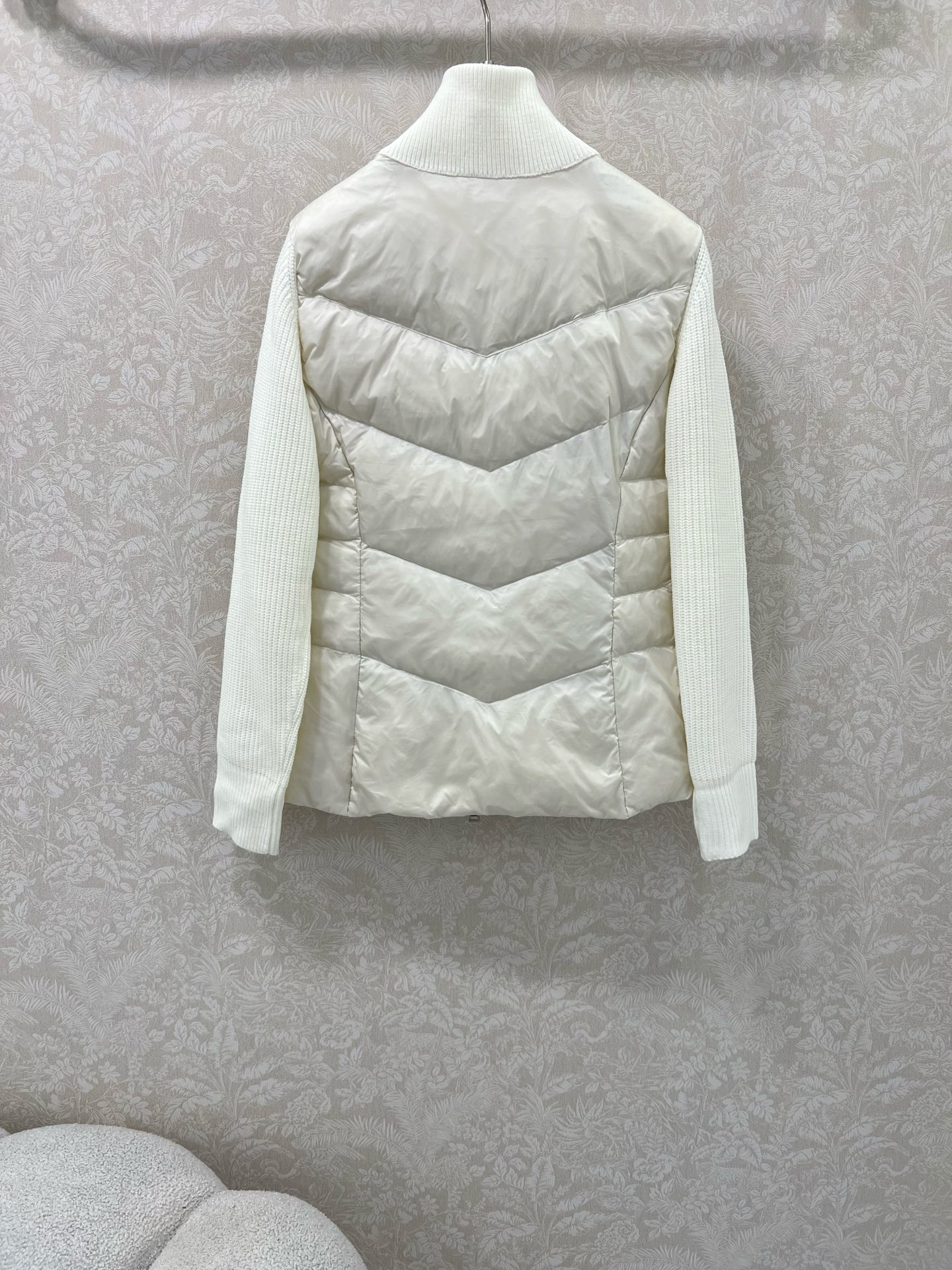 🔥🔥Moncler 25新款立领羊毛针织拼接夹克单羽绒！冬天的内搭神器早秋必备单品。立领绗缝短款版型百搭