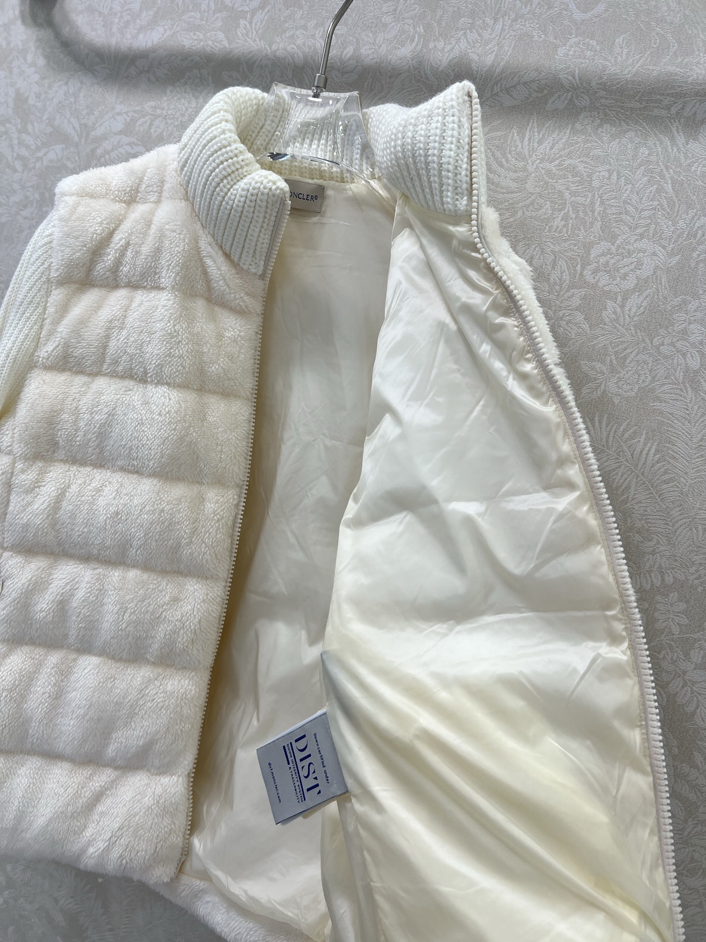 🔥🔥Moncler 25新款立领羊毛针织拼接毛绒羽绒！冬天的神器早秋必备单品。立领绗缝短款版型百搭不挑人