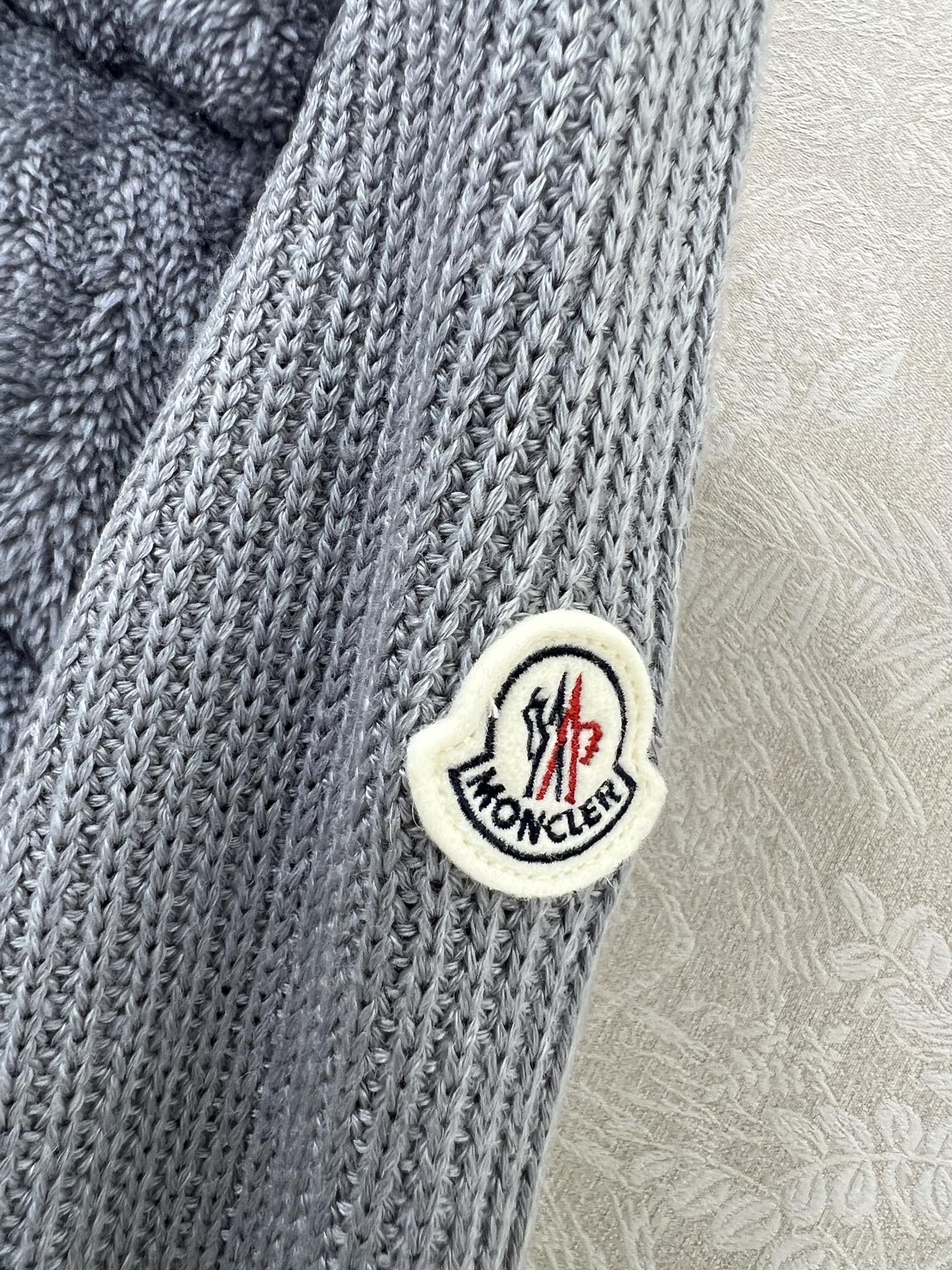 🔥🔥Moncler 25新款立领羊毛针织拼接毛绒羽绒！冬天的神器早秋必备单品。立领绗缝短款版型百搭不挑人