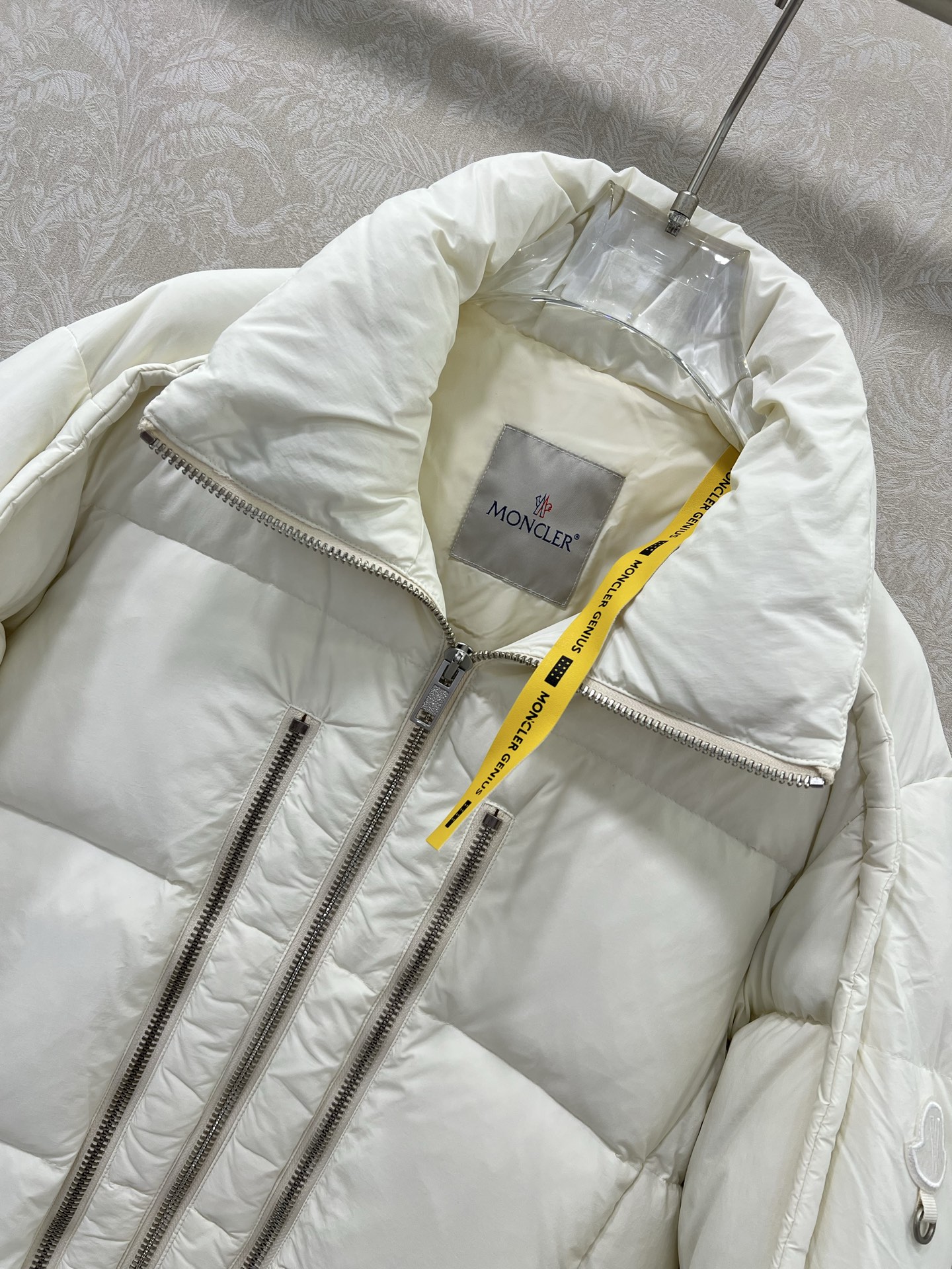 🔥🔥Moncler 25新款拉链面包羽绒服 冬天的神器 官网同步 胸前重金属拉链装饰 立领绗缝面包服版型