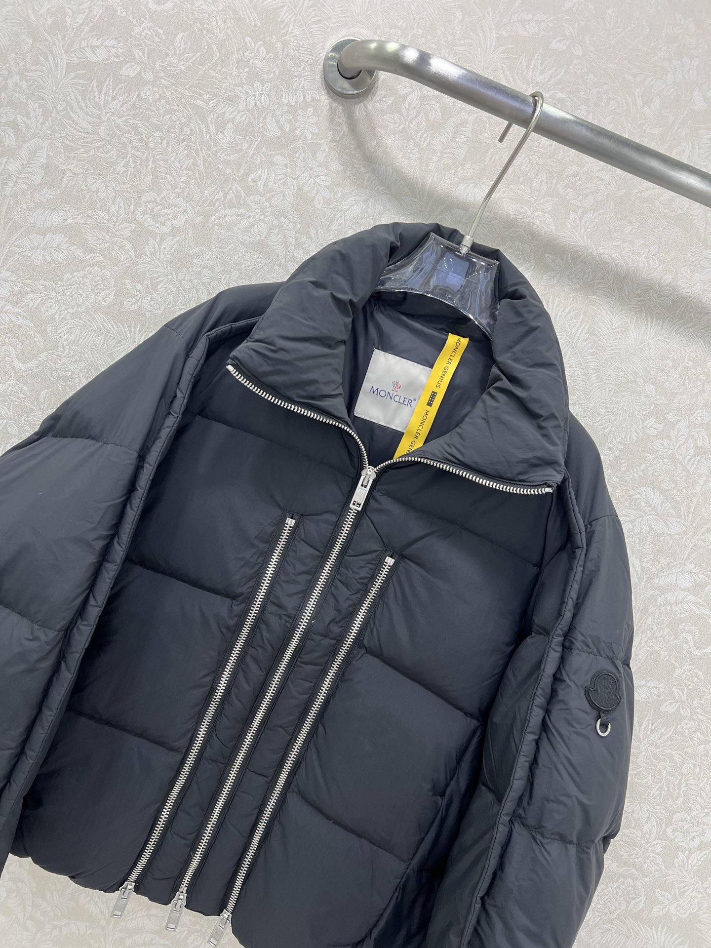 🔥🔥Moncler 25新款拉链面包羽绒服 冬天的神器 官网同步 胸前重金属拉链装饰 立领绗缝面包服版型