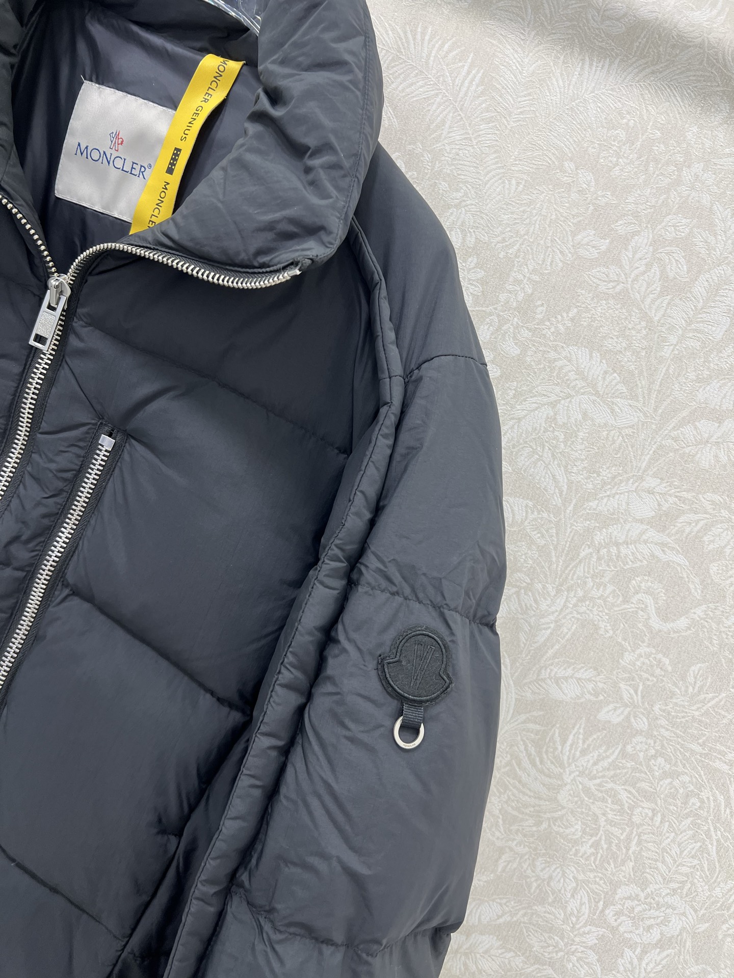 🔥🔥Moncler 25新款拉链面包羽绒服 冬天的神器 官网同步 胸前重金属拉链装饰 立领绗缝面包服版型