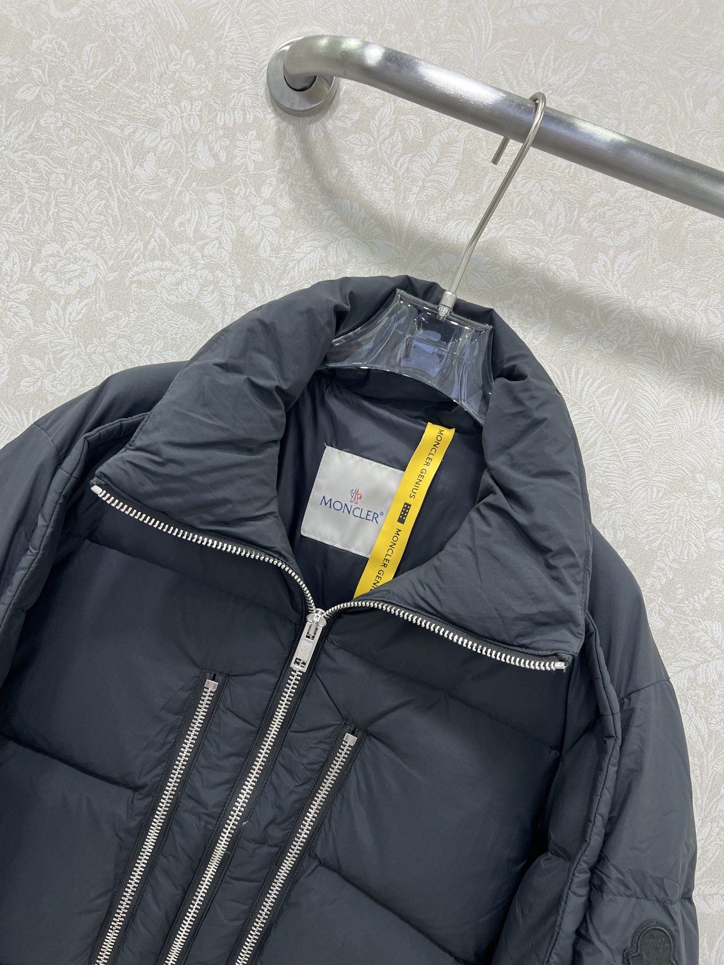 🔥🔥Moncler 25新款拉链面包羽绒服 冬天的神器 官网同步 胸前重金属拉链装饰 立领绗缝面包服版型