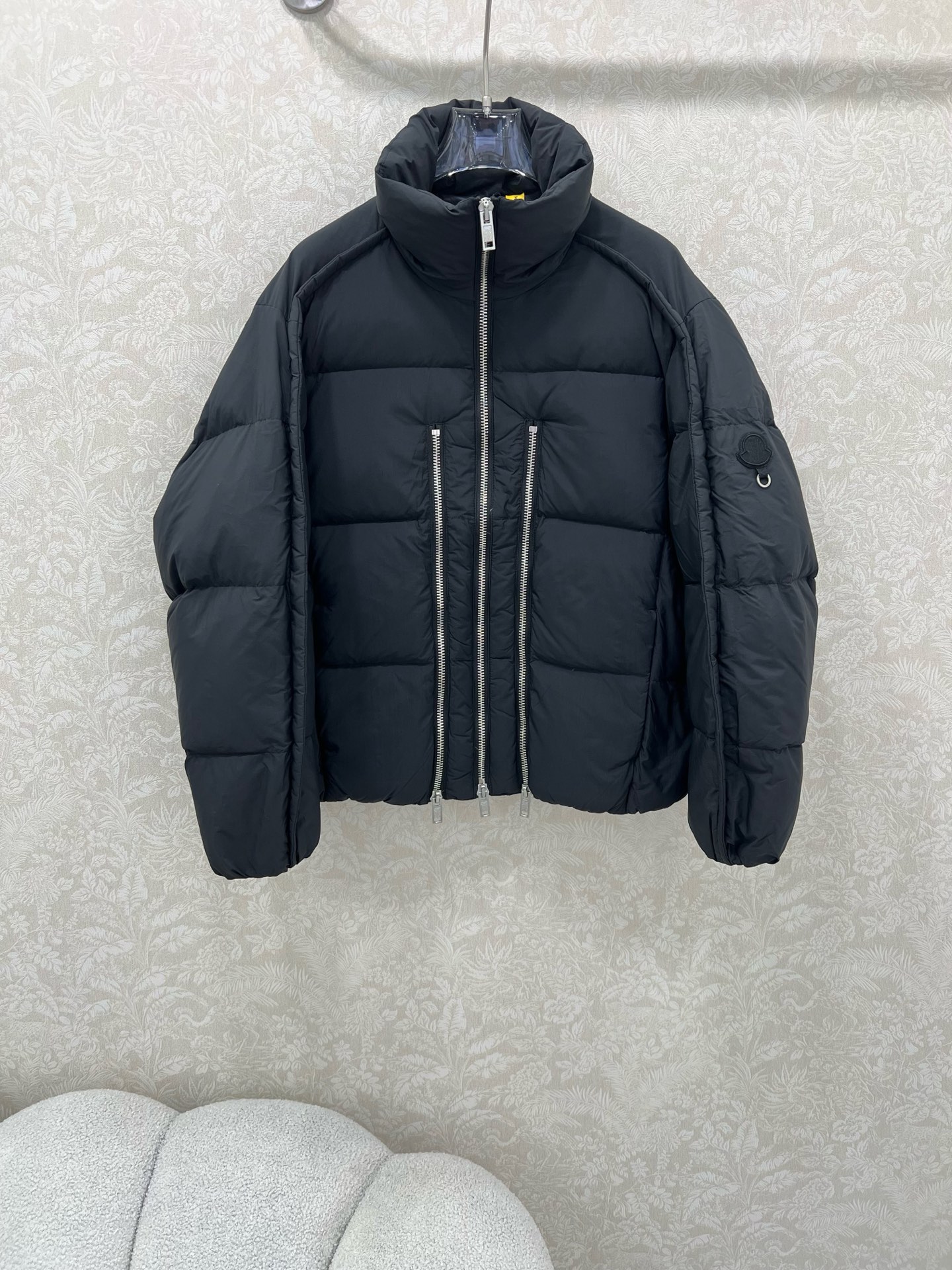 🔥🔥Moncler 25新款拉链面包羽绒服 冬天的神器 官网同步 胸前重金属拉链装饰 立领绗缝面包服版型