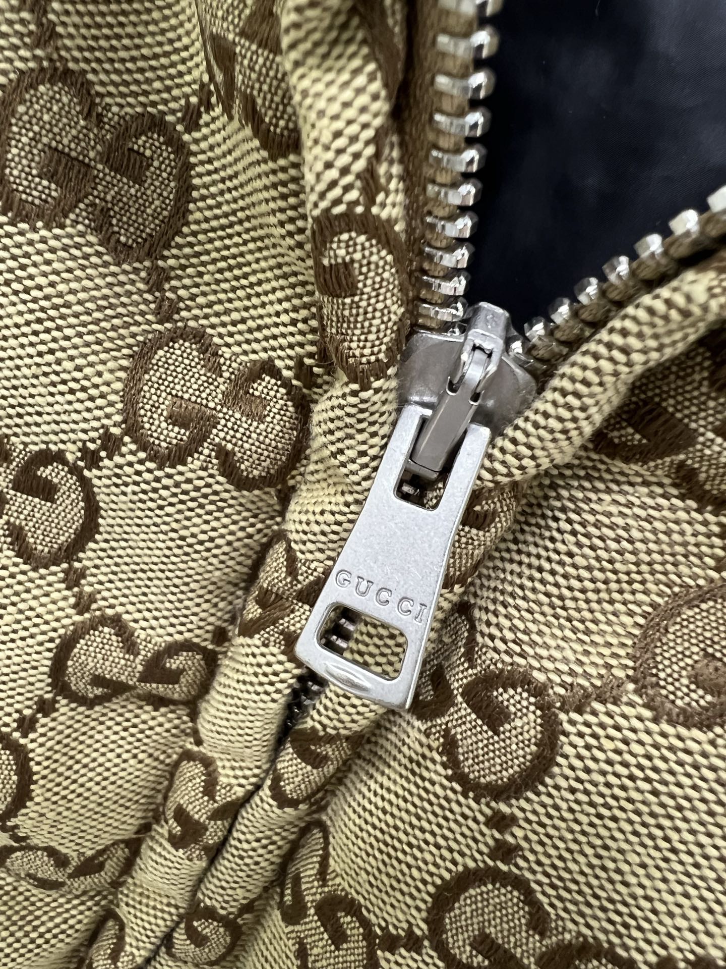 🔥🔥Gucc*25新款羽绒服 经典重现 90白鹅绒 GG提花系列双面棉服外套 立领H版本 配定制腰带可收