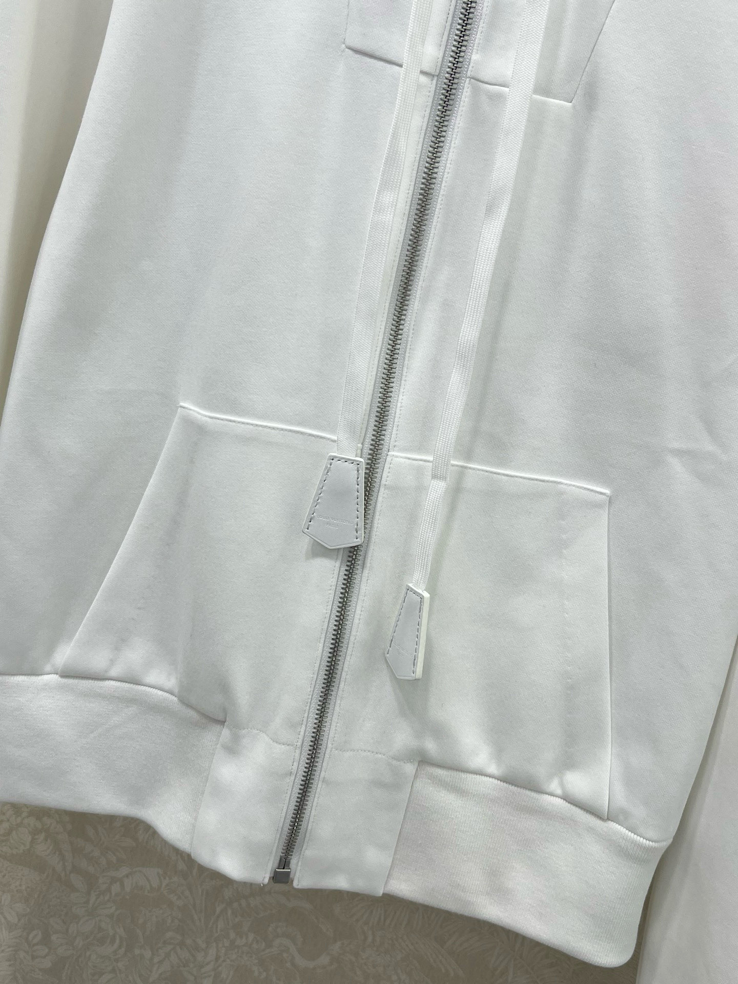 🔥🔥Louis Vuitt*n25秋冬新品外套短裤套装 分开出售❗高端定制棉质螺纹带帽卫衣外套，搭配同系