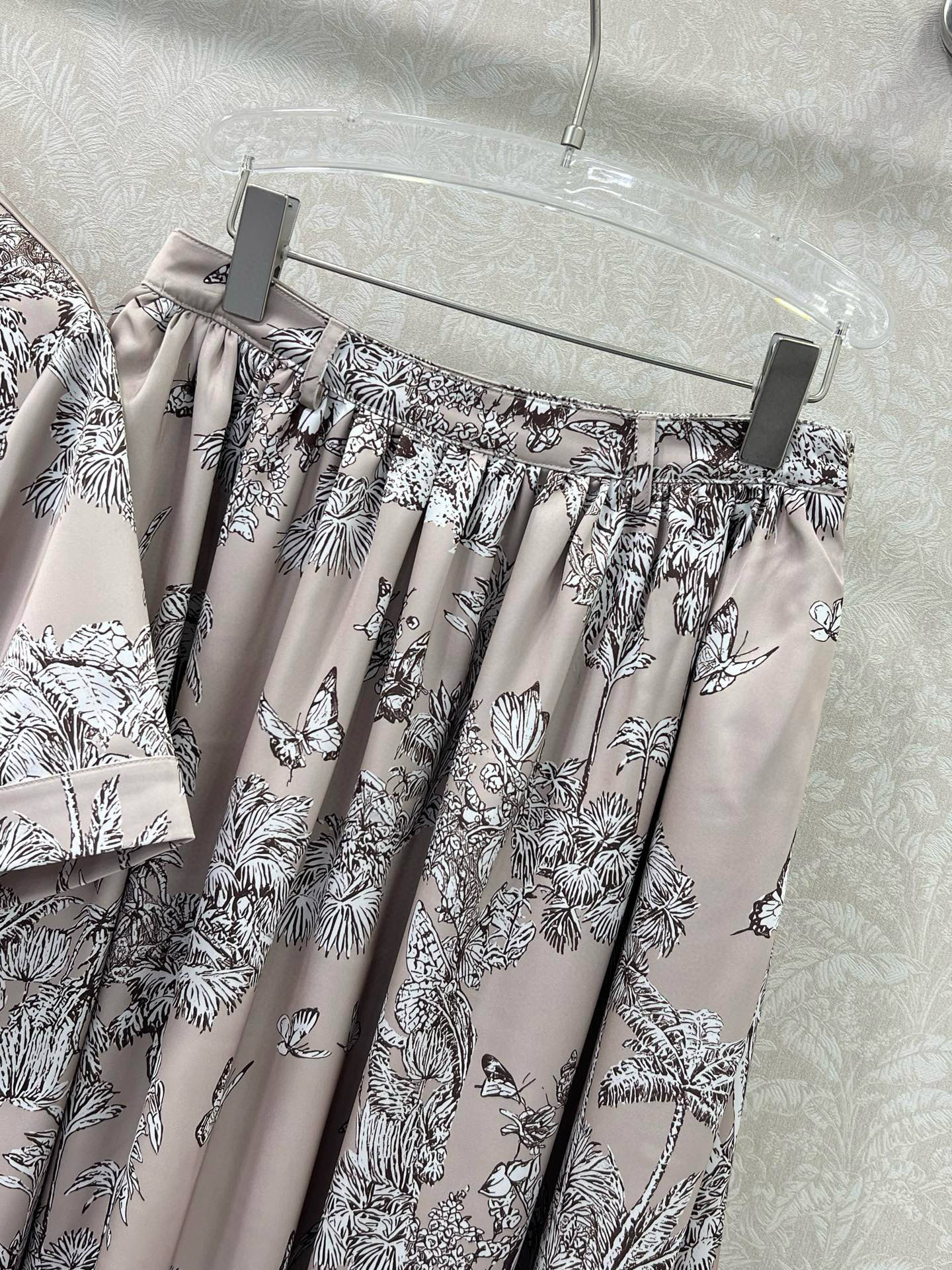 Stylish T-shirts and Pyjamas for Women: New Dio Collection Highlights. - 图片 6