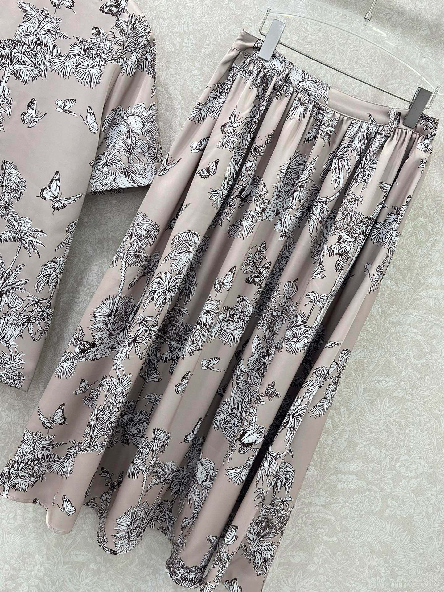 Stylish T-shirts and Pyjamas for Women: New Dio Collection Highlights. - 图片 5