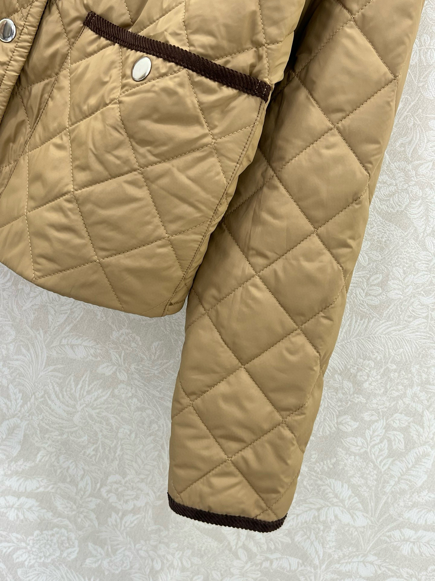 🔥🔥PRAD*普拉*达 25秋冬新款菱格短款棉衣！全新定制的三角标 P家经典款净包格纹棉服短款外套 再生