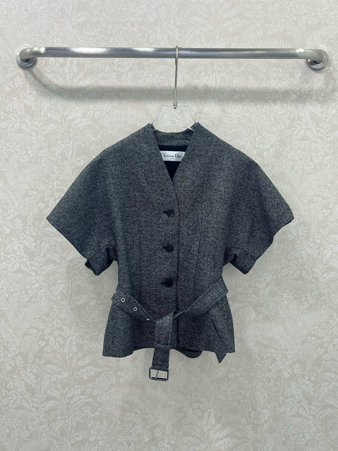 🔥🔥 DIO*迪/奥 25新款高版本 内衬真丝 V领同色系腰带收腰上衣 定制羊毛面料  高级灰 气质和活