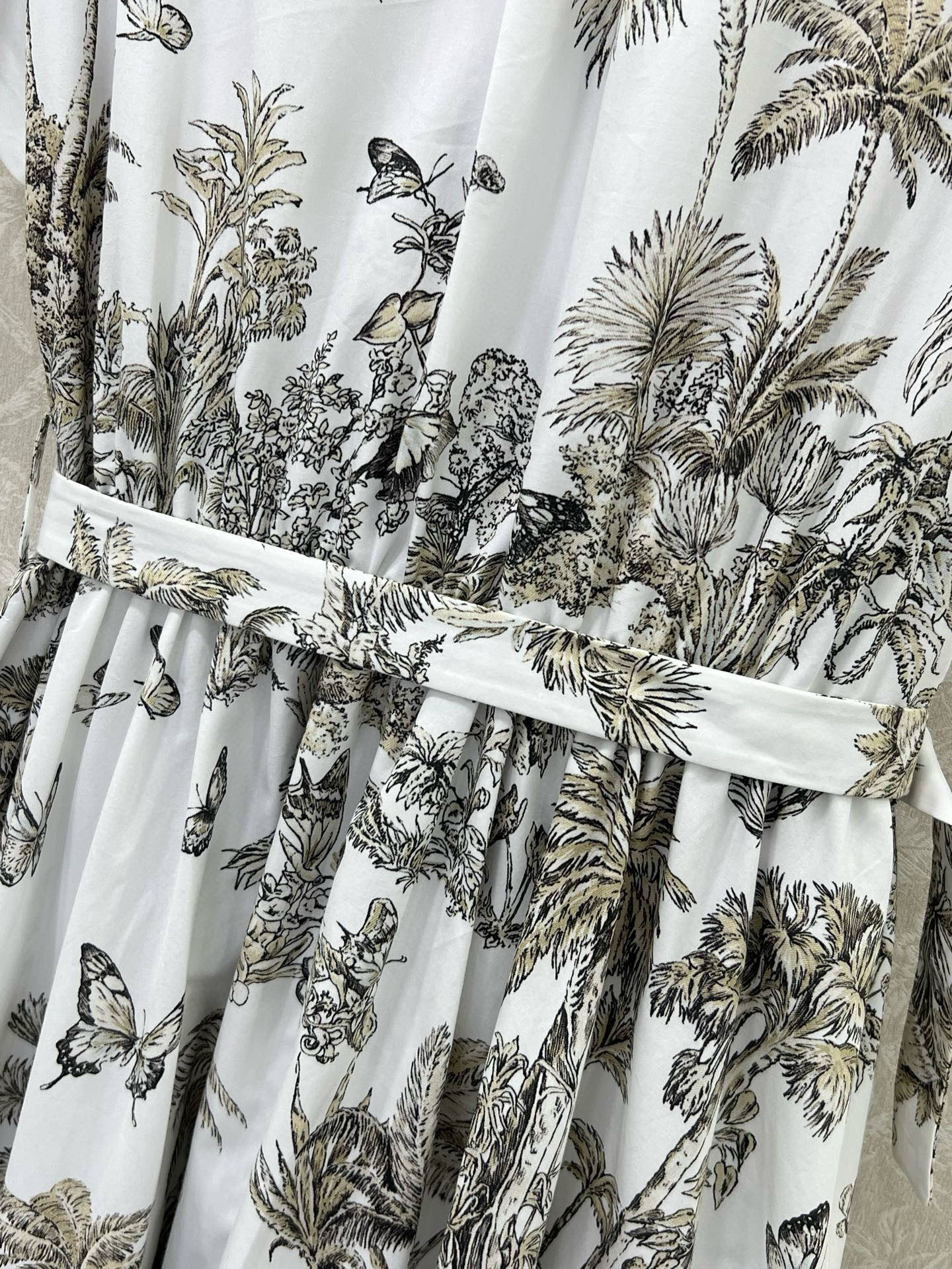 🔥🔥DIO* 25新款榛果色Palms茹伊印花图案立领短袖连衣裙 通体满印椰树蝴蝶等动植物自然元素 向自