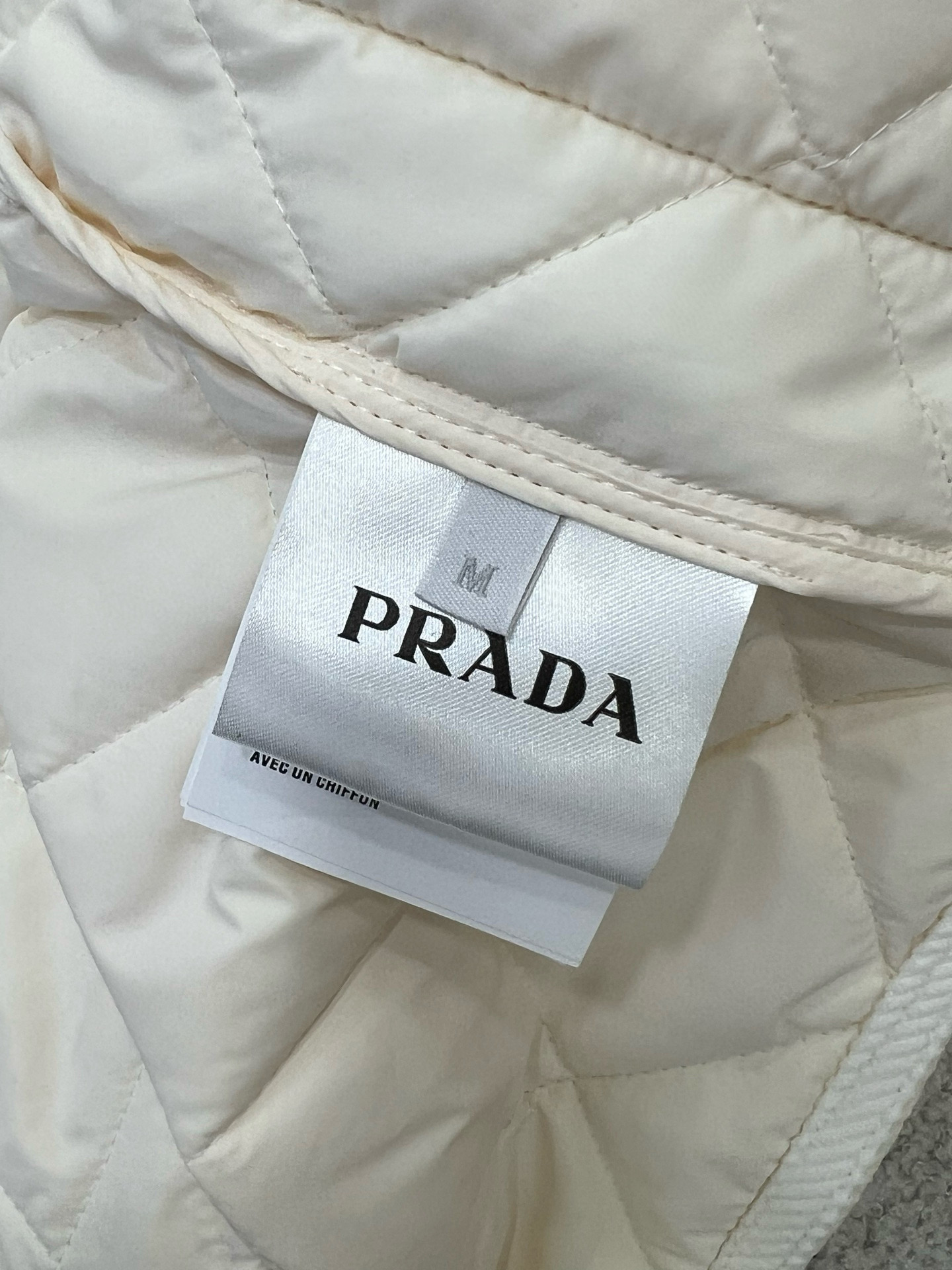 🔥🔥PRAD*普拉*达 25秋冬新款菱格短款棉衣！全新定制的三角标 P家经典款净包格纹棉服短款外套 再生