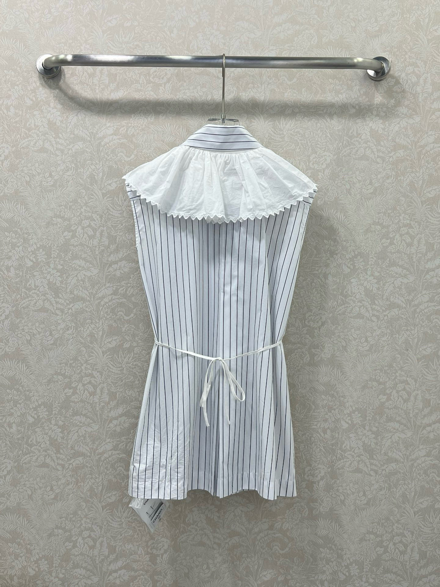 🔥🔥chan*l 25新款秀场同步更新~披肩式收完衬衣款连衣裙  荷叶百褶花边刺绣拼接 超有质感 宽松版