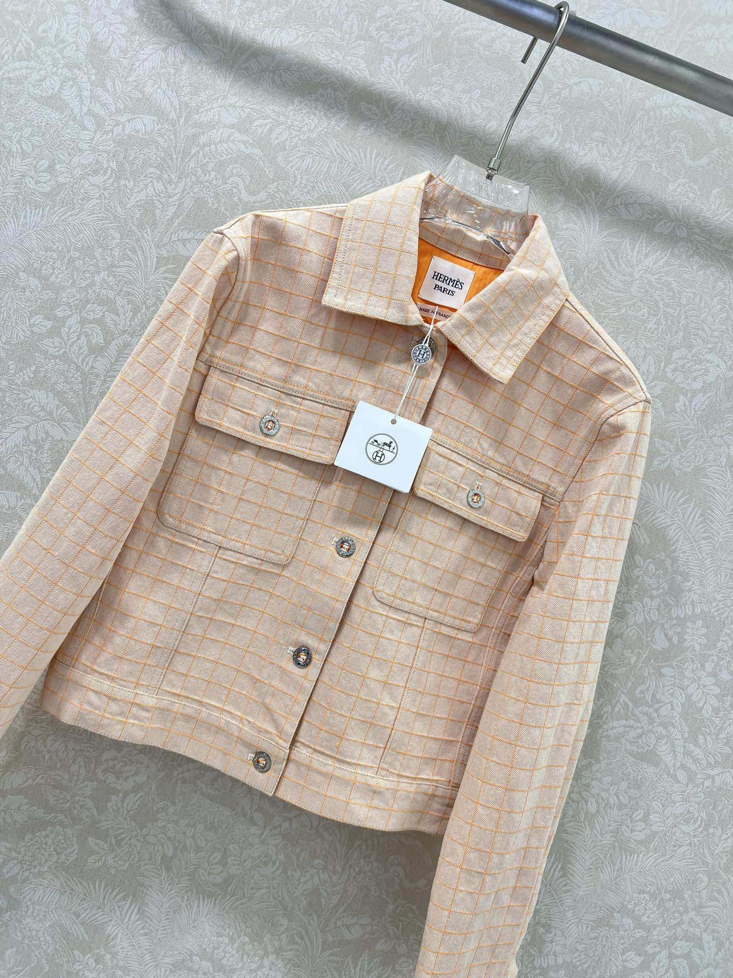 🔥🔥Herme*25橘粉色定位格纹翻领牛仔夹克外套 定制YB斜纹棉牛仔材质 质感高级 穿搭有型 正肩翻领