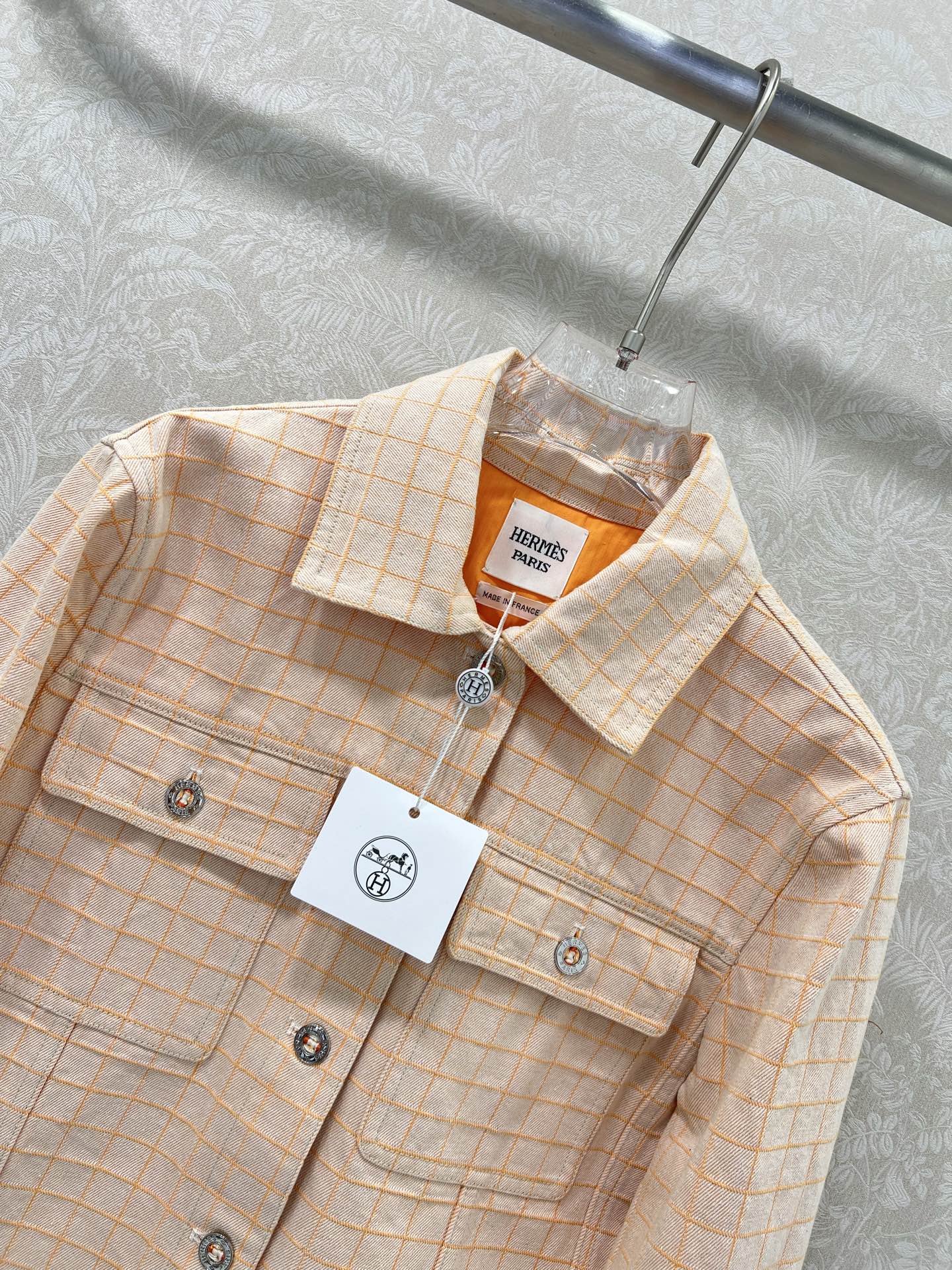 🔥🔥Herme*25橘粉色定位格纹翻领牛仔夹克外套 定制YB斜纹棉牛仔材质 质感高级 穿搭有型 正肩翻领