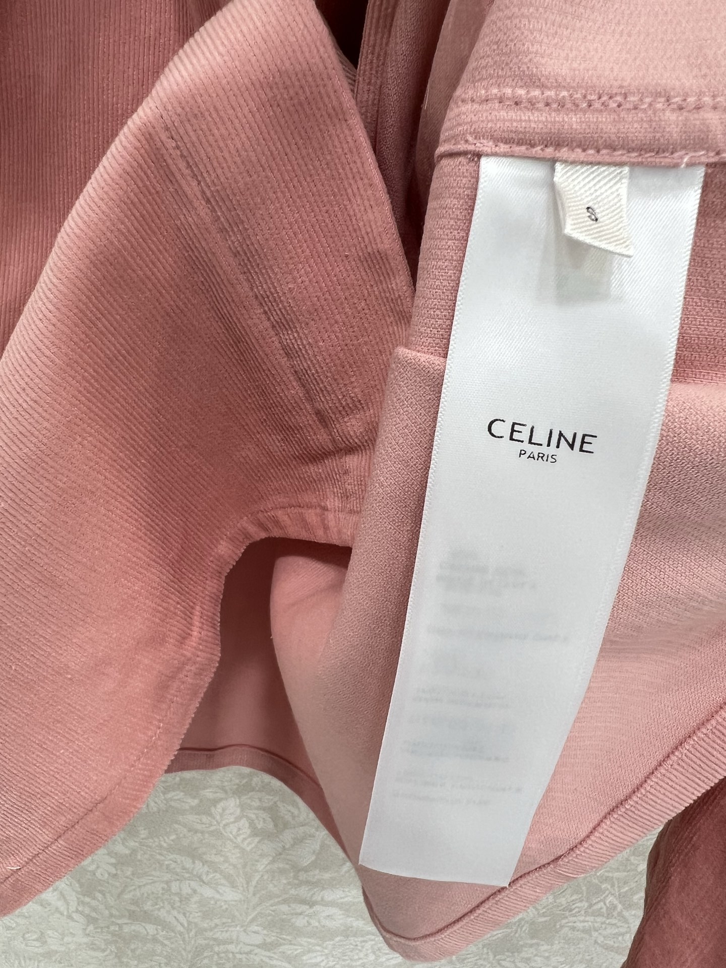 🔥🔥 Celin*25新款翻领廓形金扣衬衣外套  甜妹穿搭🩷质感细腻 纹理清晰 复古甜美橡皮粉色 翻领廓