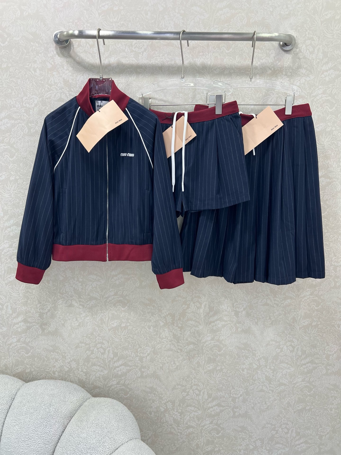 Stylish P420 Belt for Fashionable Girl with Navy Blue Stripes and Classic Design - 图片 9