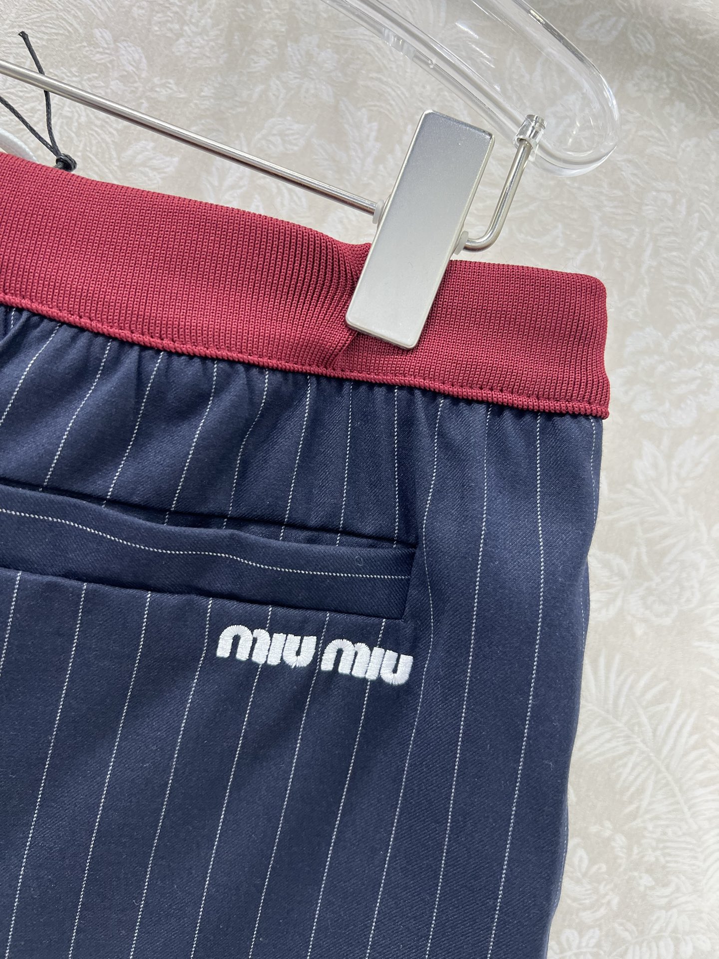 Stylish P420 Belt for Fashionable Girl with Navy Blue Stripes and Classic Design - 图片 8