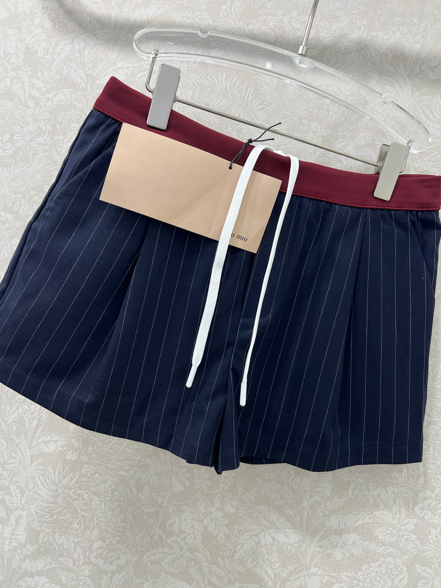 Stylish P420 Belt for Fashionable Girl with Navy Blue Stripes and Classic Design - 图片 3