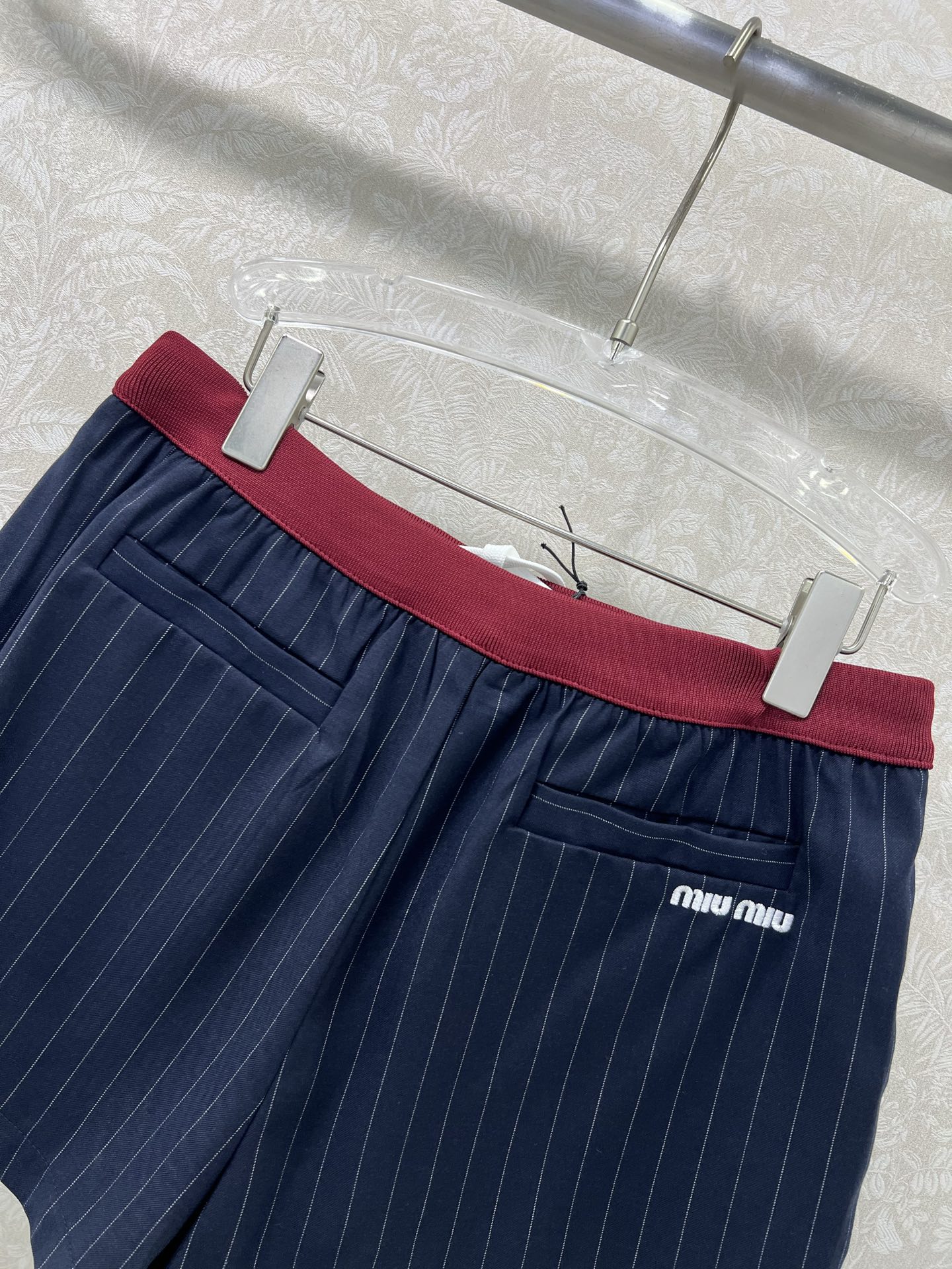 Stylish P420 Belt for Fashionable Girl with Navy Blue Stripes and Classic Design - 图片 6