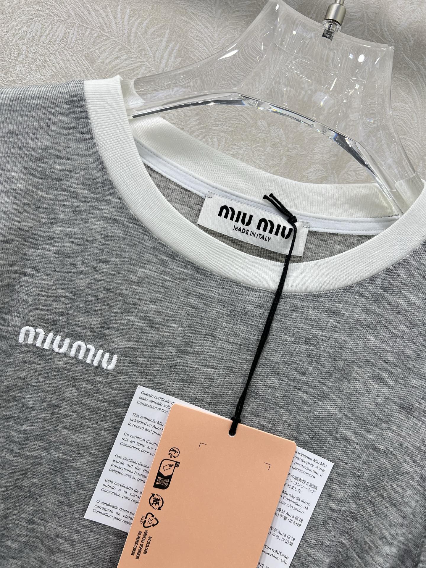 🔥🔥Miumi*25新款袖口撞色长袖打底上衣 定制YB进口天丝羊毛 质感细腻 穿搭舒适 胸前贴标凸显品牌